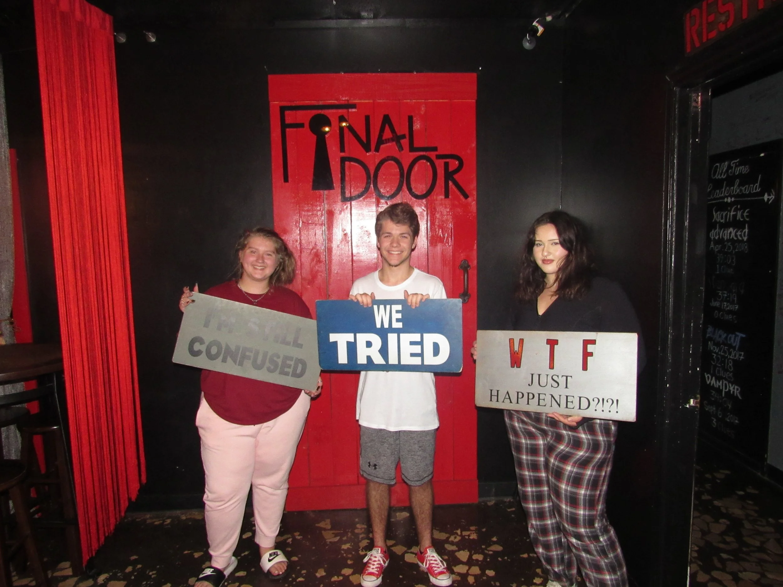the-final-door-escape-room-columbia-sc-team-photos-09-10-23 (5).JPG