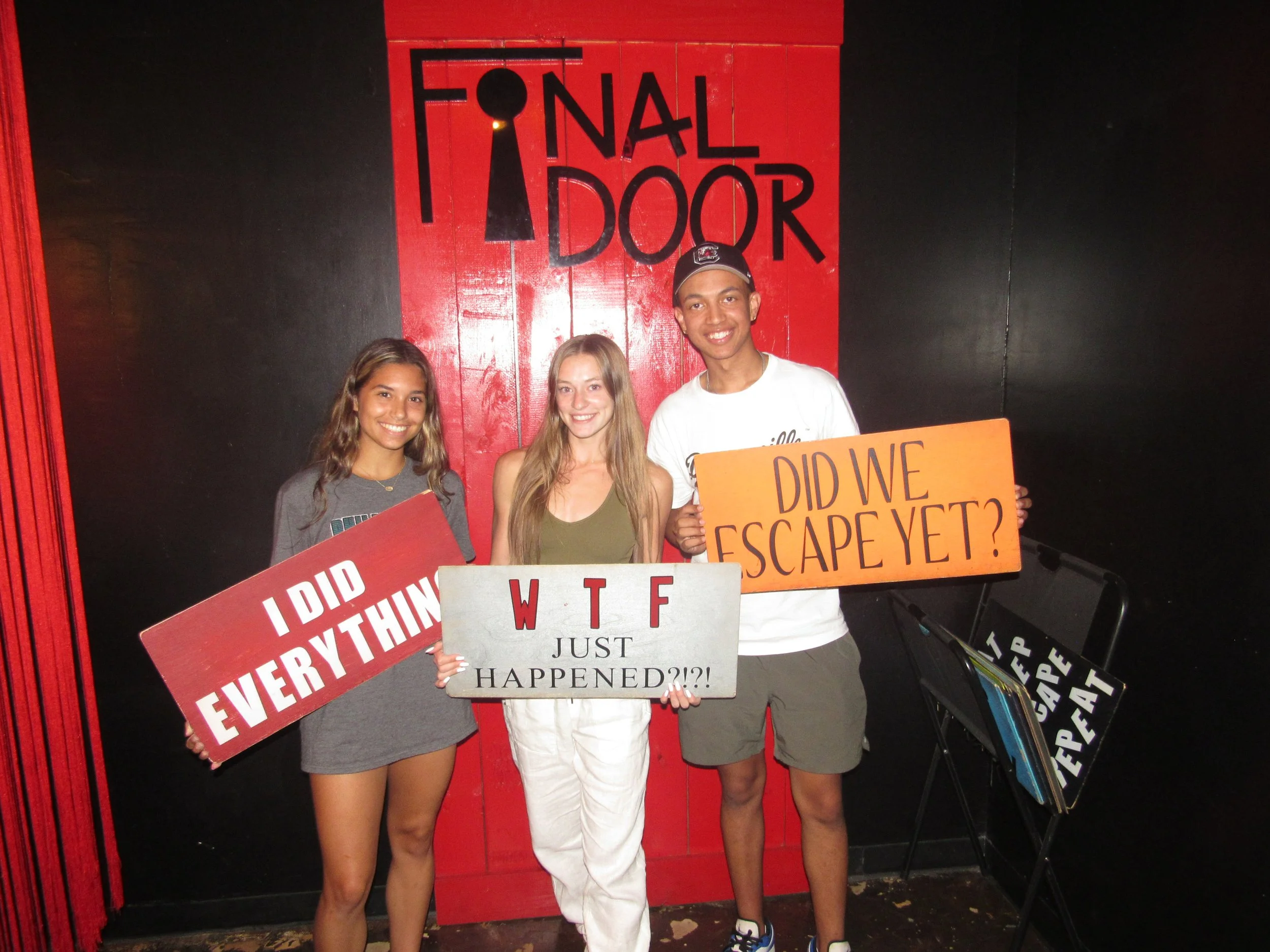 the-final-door-escape-room-columbia-sc-team-photos-09-10-23 (9).JPG