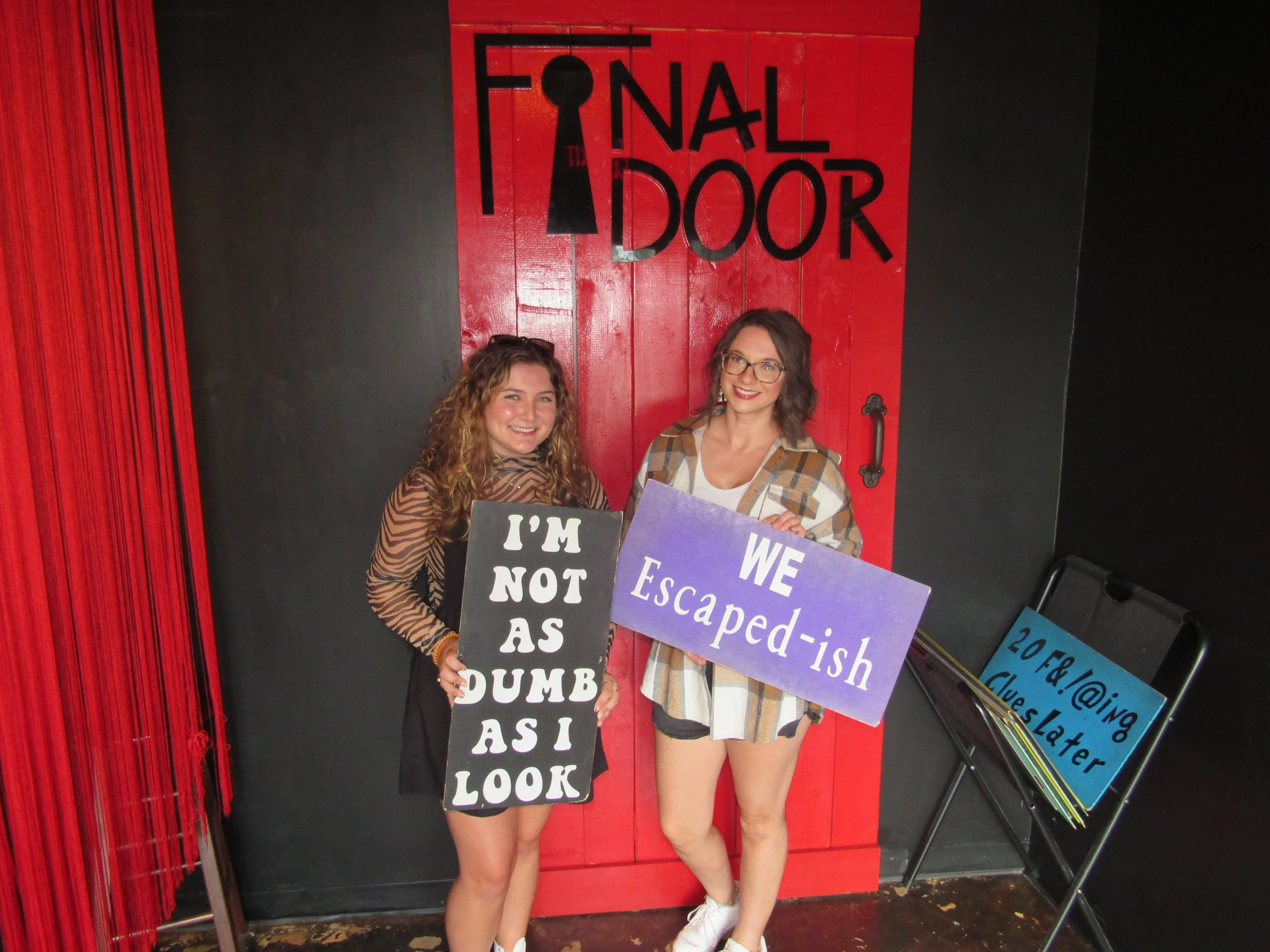 the-final-door-escape-room-columbia-sc-team-photos-09-23-23 (4).JPG
