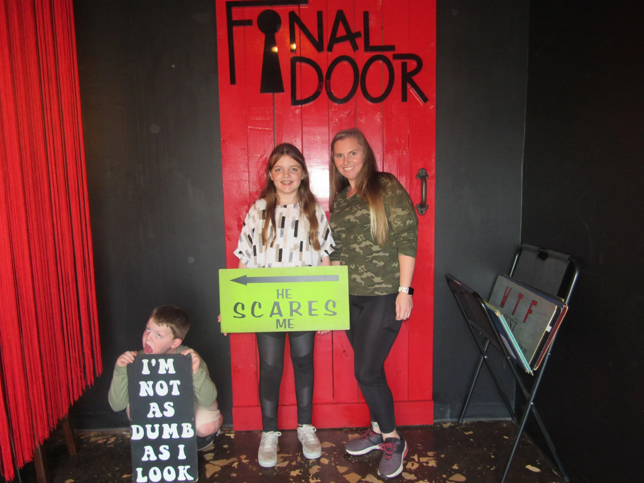 the-final-door-escape-room-columbia-sc-team-photos-09-24-23 (1).JPG