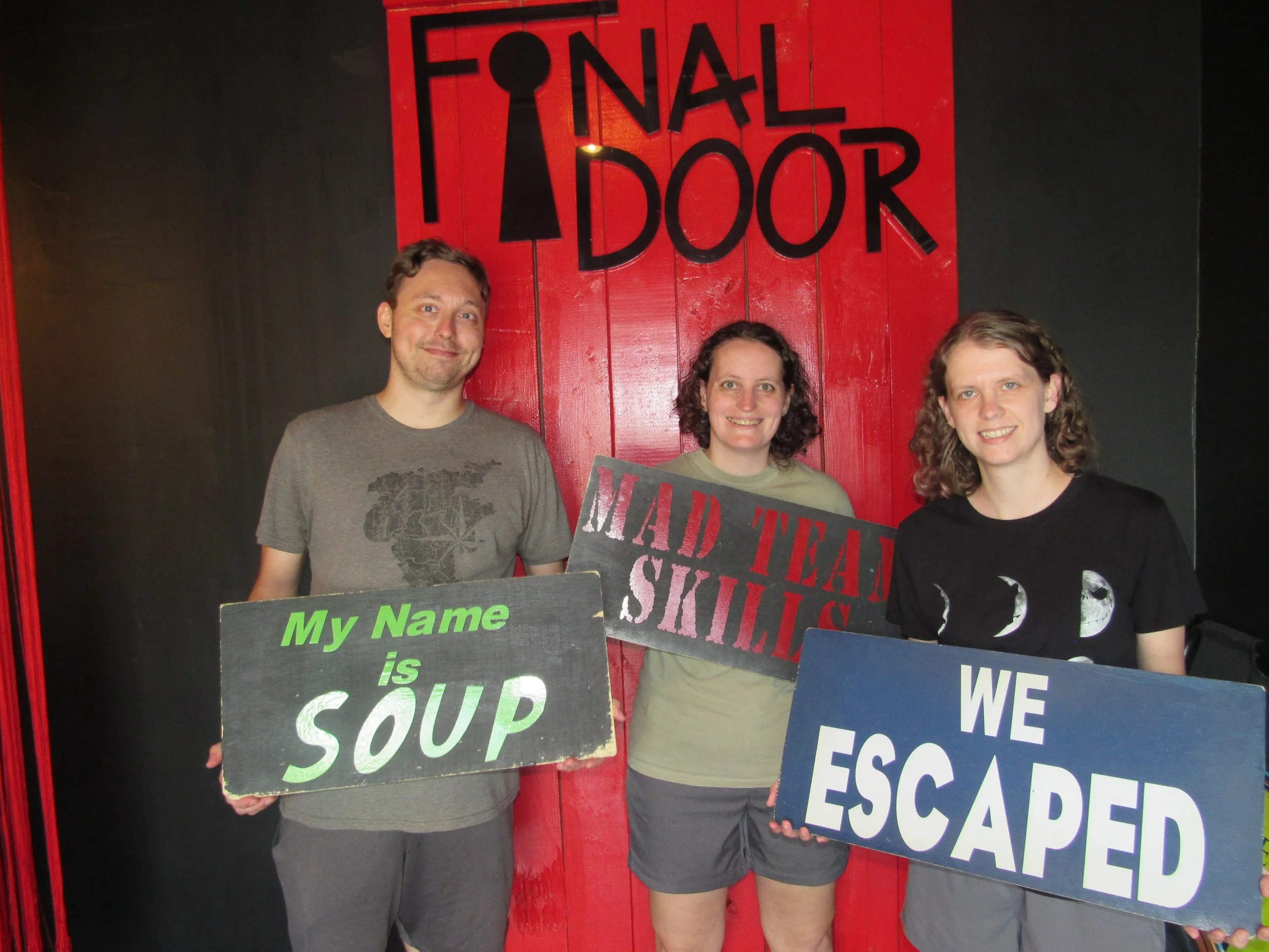 the-final-door-escape-room-columbia-sc-team-photos-09-30-23 (6).JPG
