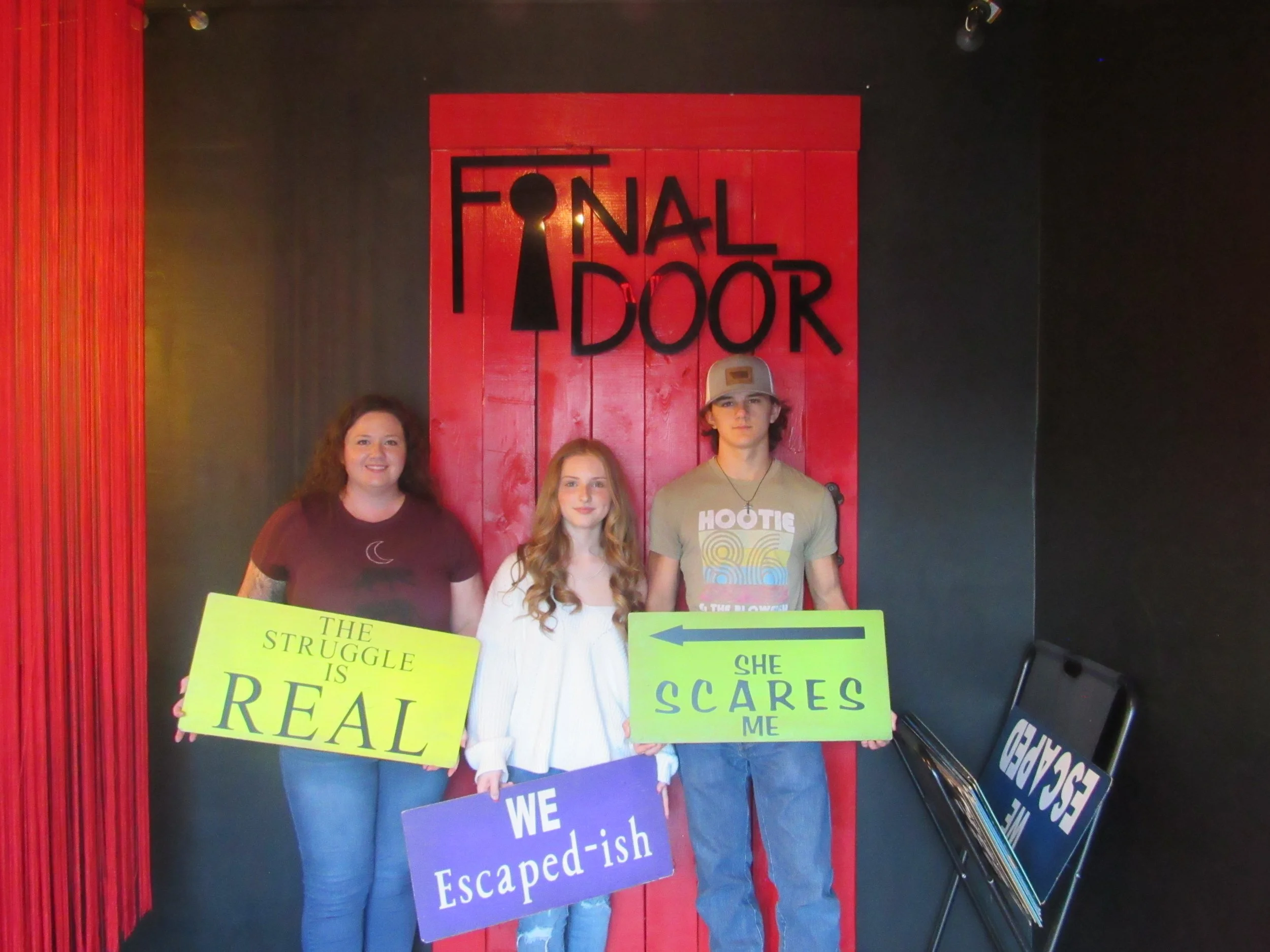 the-final-door-escape-room-columbia-sc-team-photos-09-30-23 (13).JPG