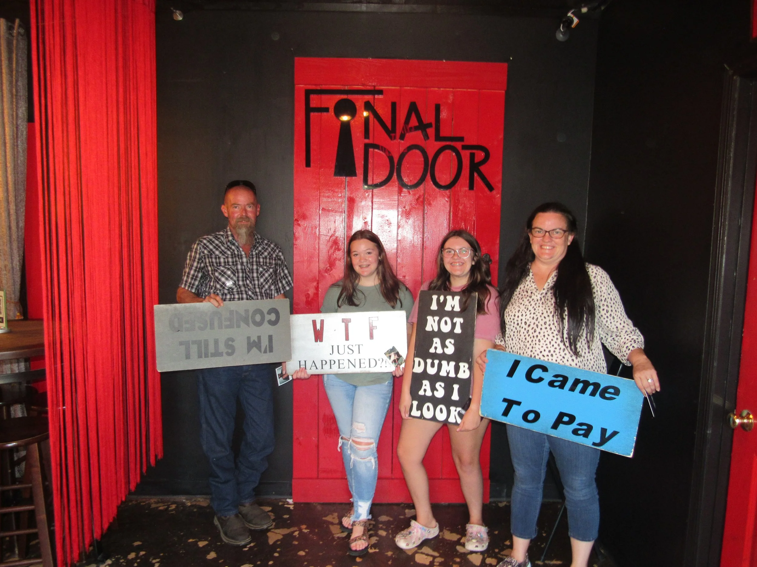 the-final-door-escape-room-columbia-sc-team-photos-09-30-23 (14).JPG