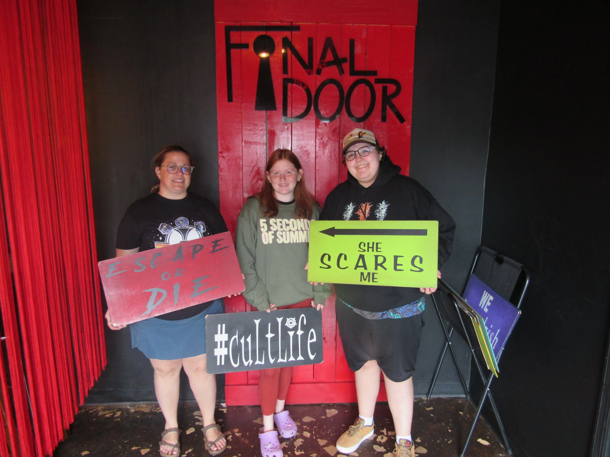 the-final-door-escape-room-columbia-sc-team-photos-10-01-23 (2).JPG