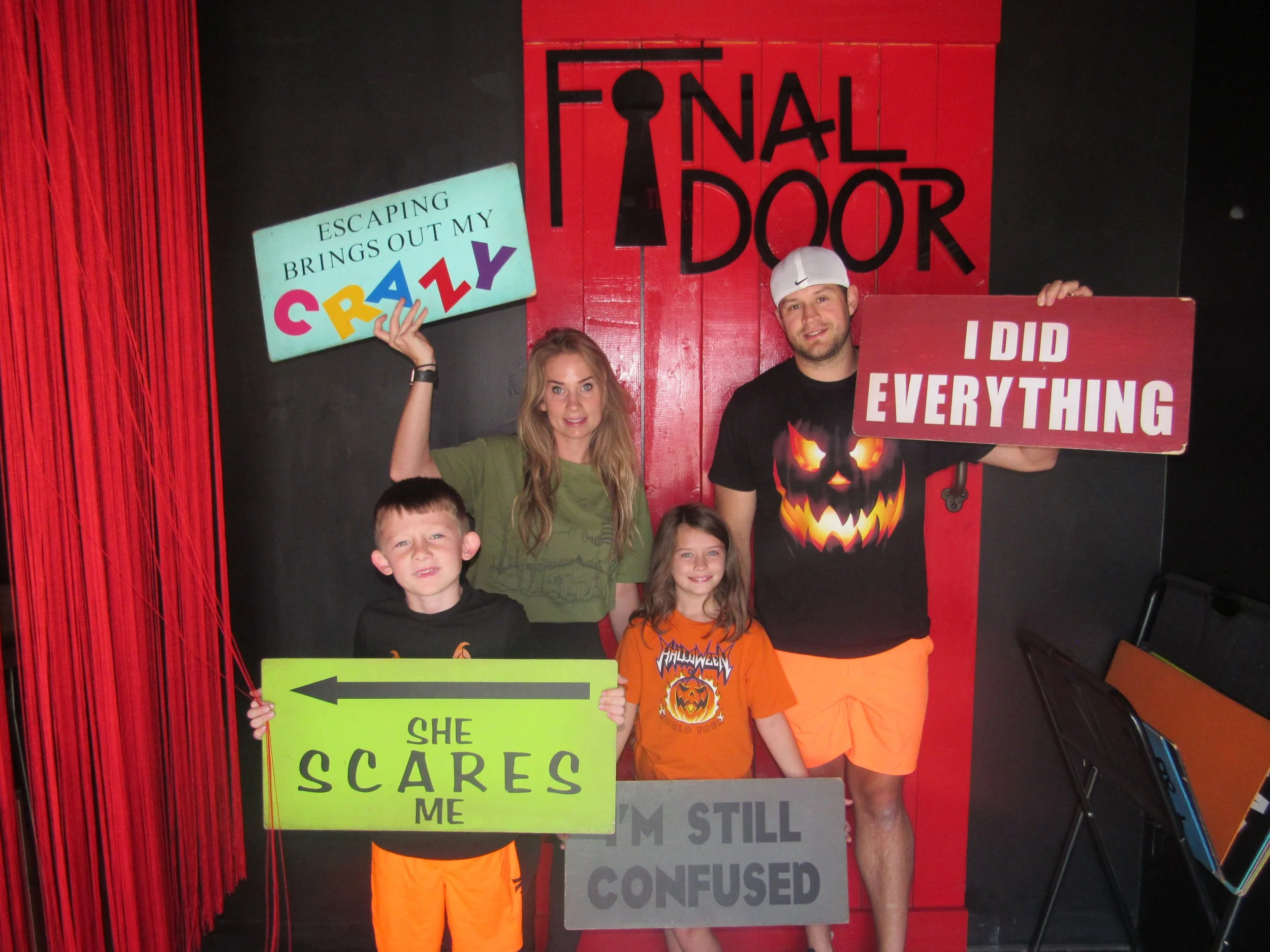 the-final-door-escape-room-columbia-sc-team-photos-10-07-23 (7).JPG