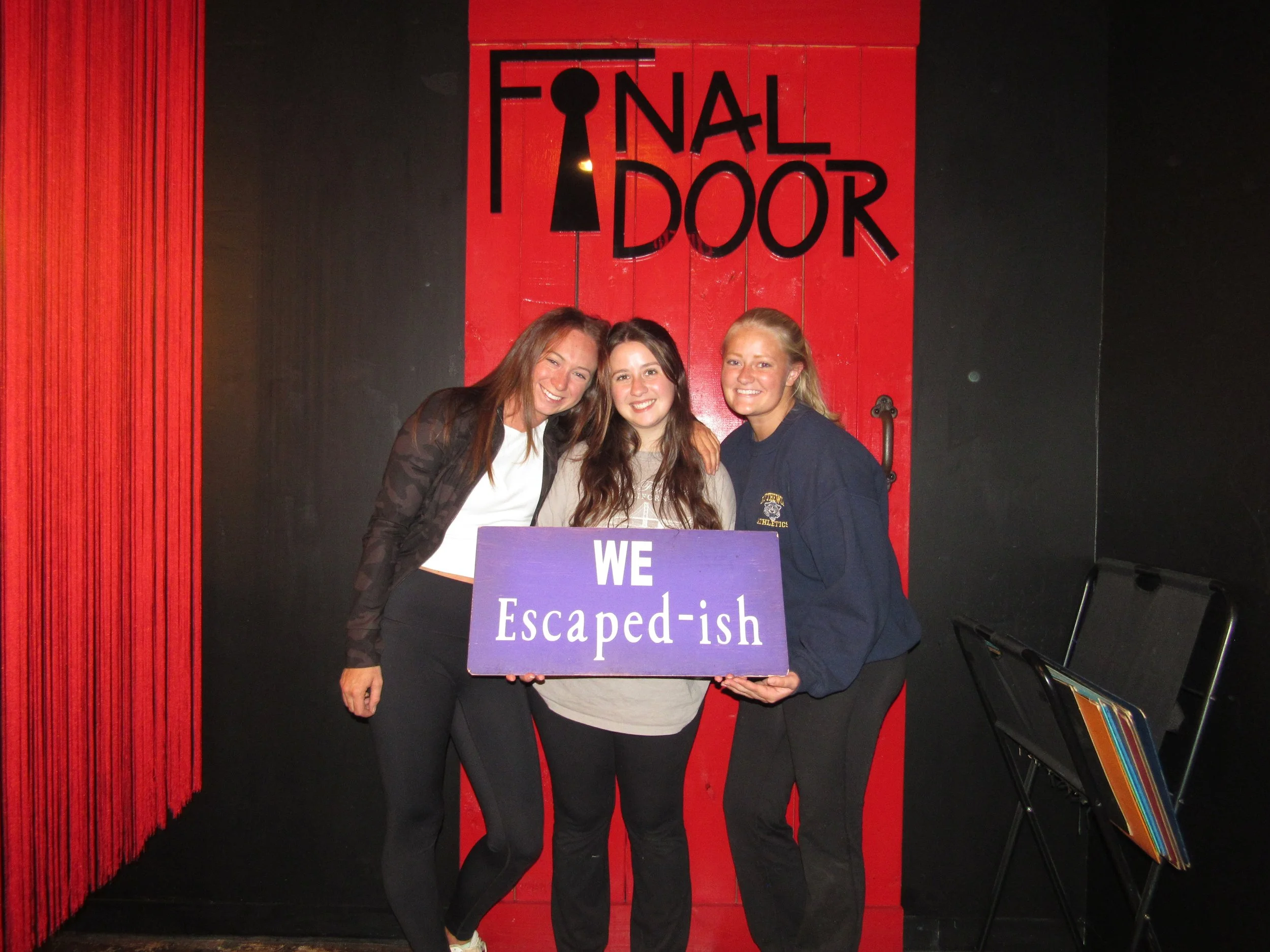 the-final-door-escape-room-columbia-sc-team-photos-10-19-23 (5).JPG