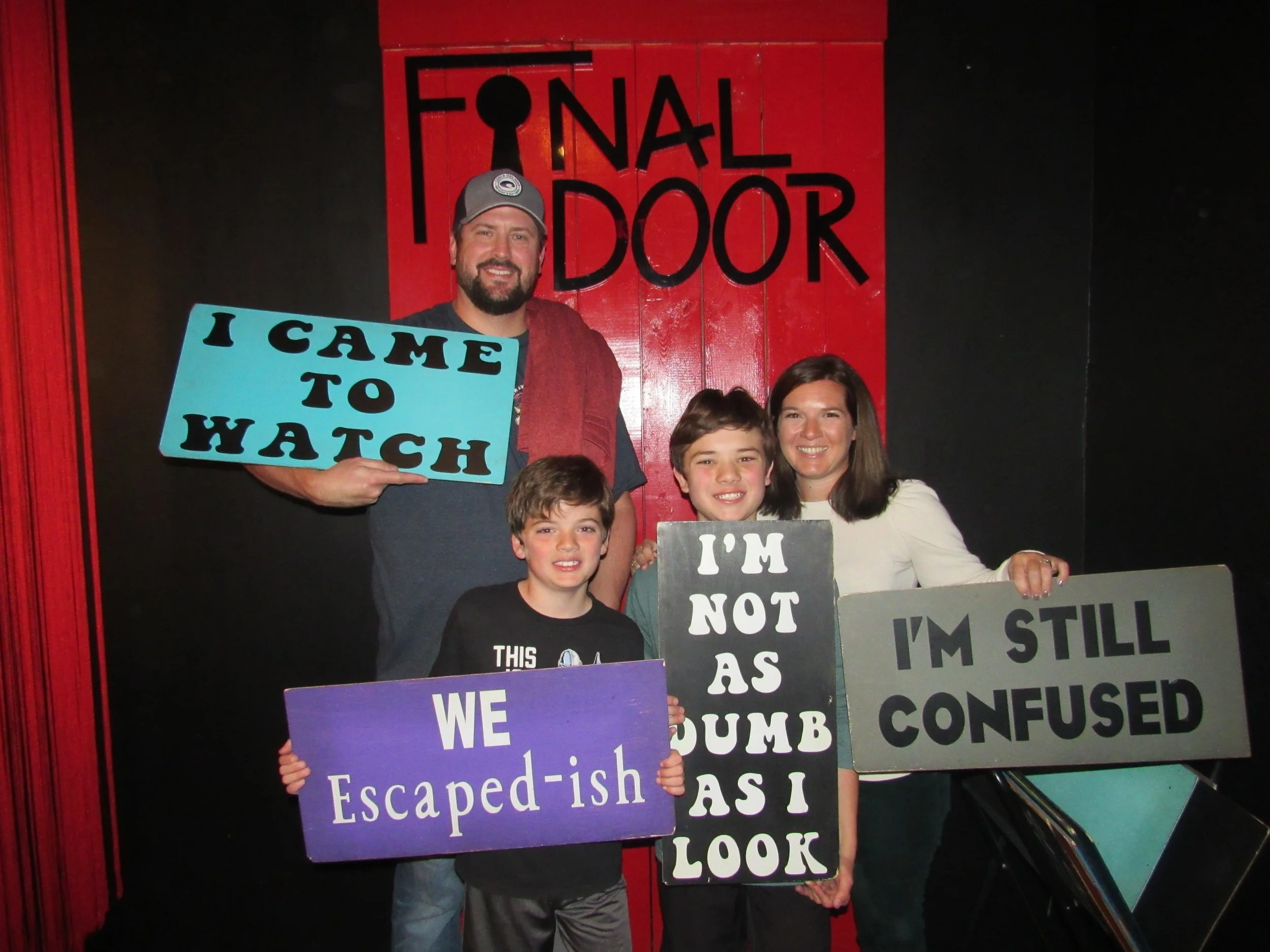 the-final-door-escape-room-columbia-sc-team-photos-11-04-23 (7).JPG