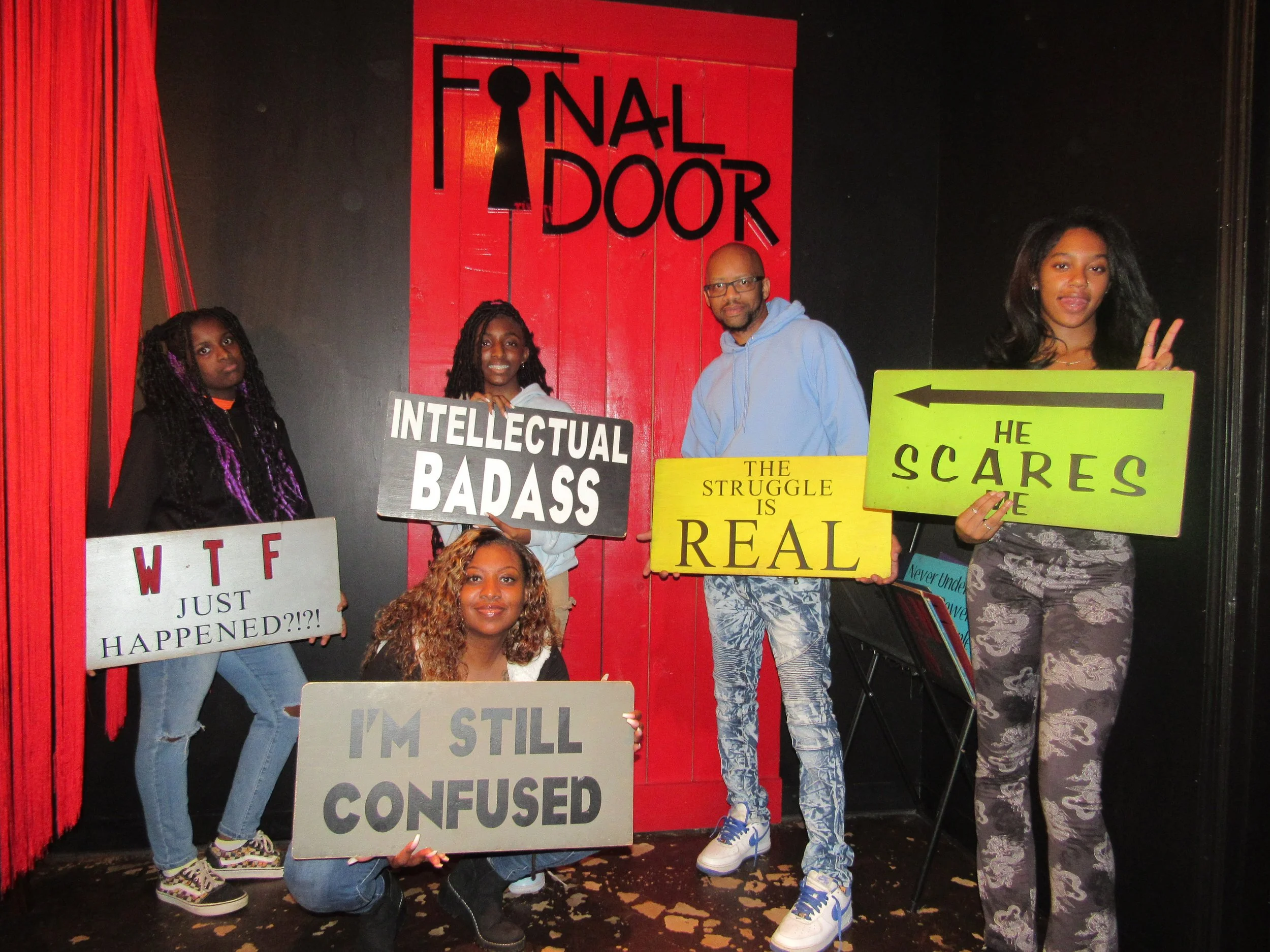 the-final-door-escape-room-columbia-sc-team-photos-11-04-23 (10).JPG