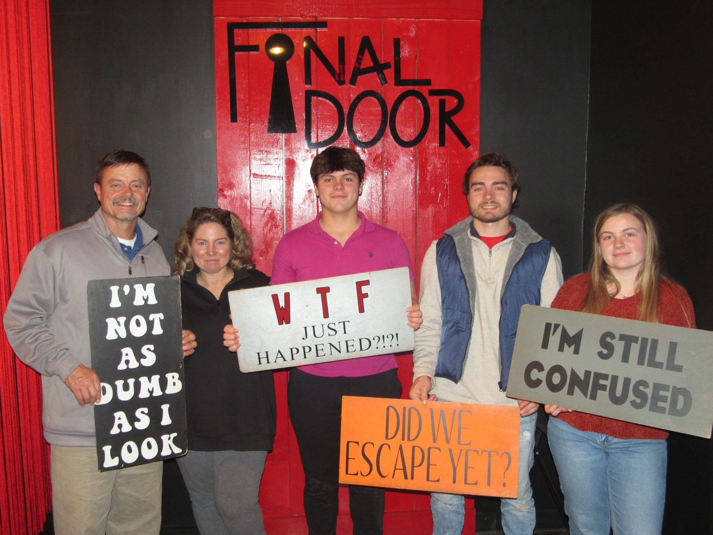 the-final-door-escape-room-columbia-sc-team-photos-11-11-23 (19).JPG