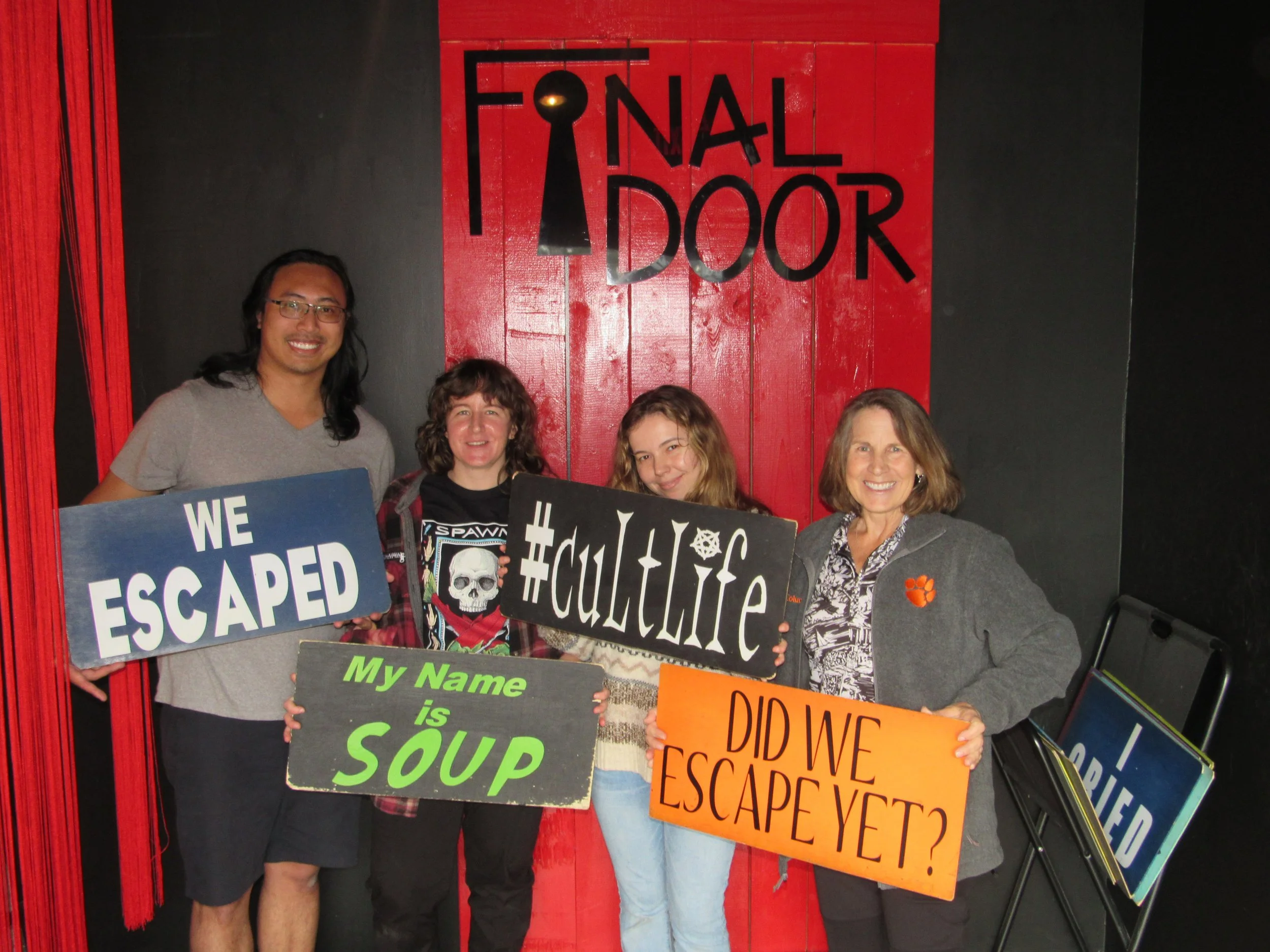 the-final-door-escape-room-columbia-sc-team-photos-11-25-23 (1).JPG