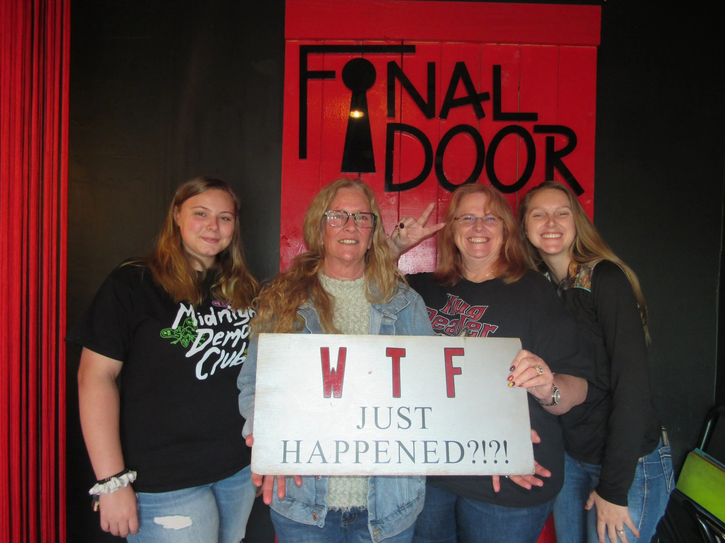 the-final-door-escape-room-columbia-sc-team-photos-11-25-23 (7).JPG