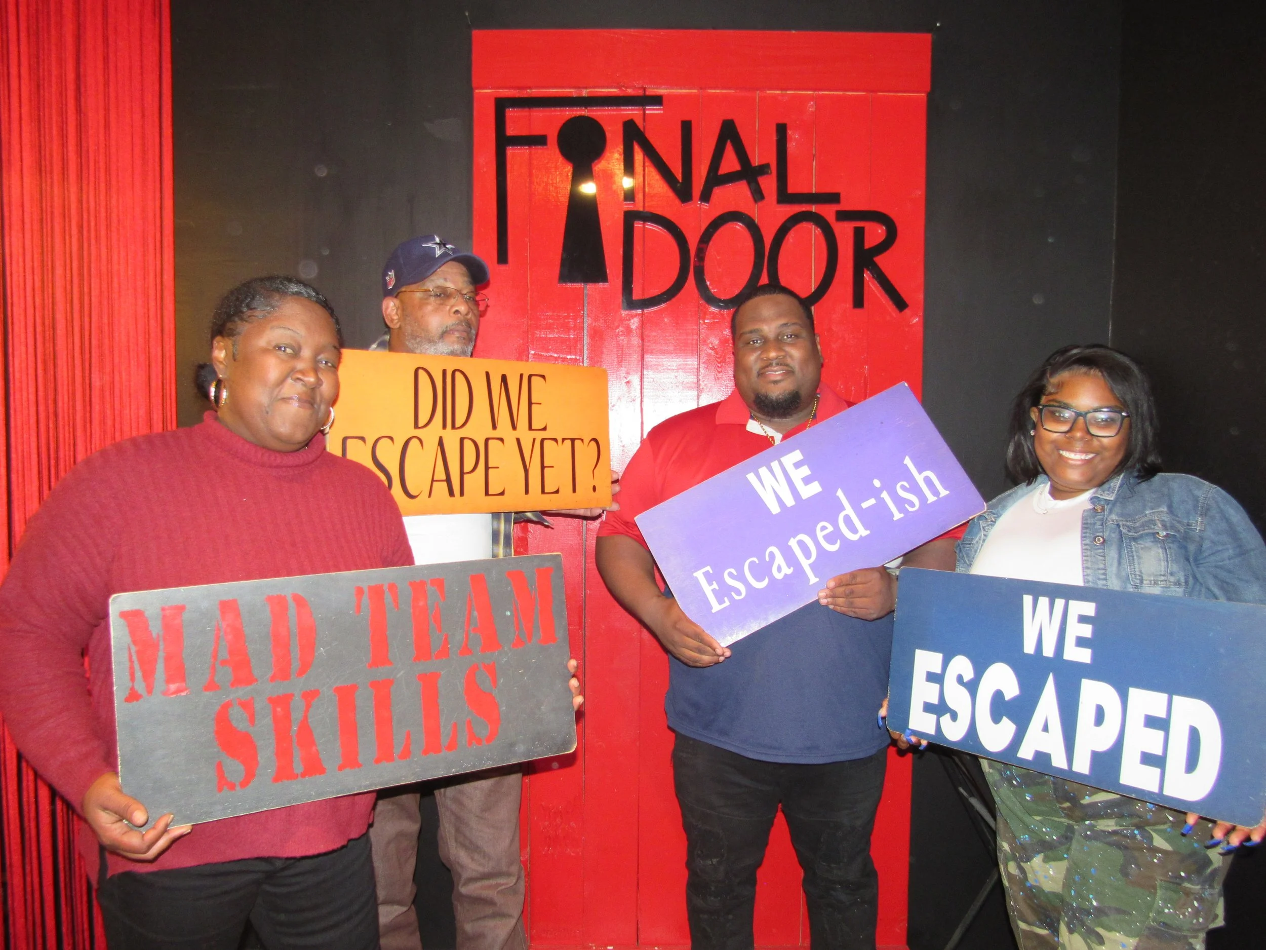 the-final-door-escape-room-columbia-sc-team-photos-12-02-23 (12).JPG