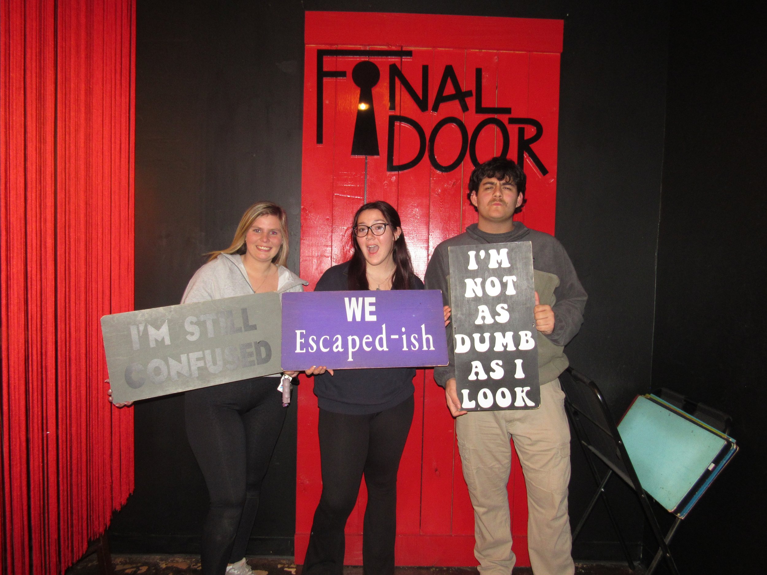 the-final-door-escape-room-columbia-sc-team-photos-12-05-23 (3).JPG