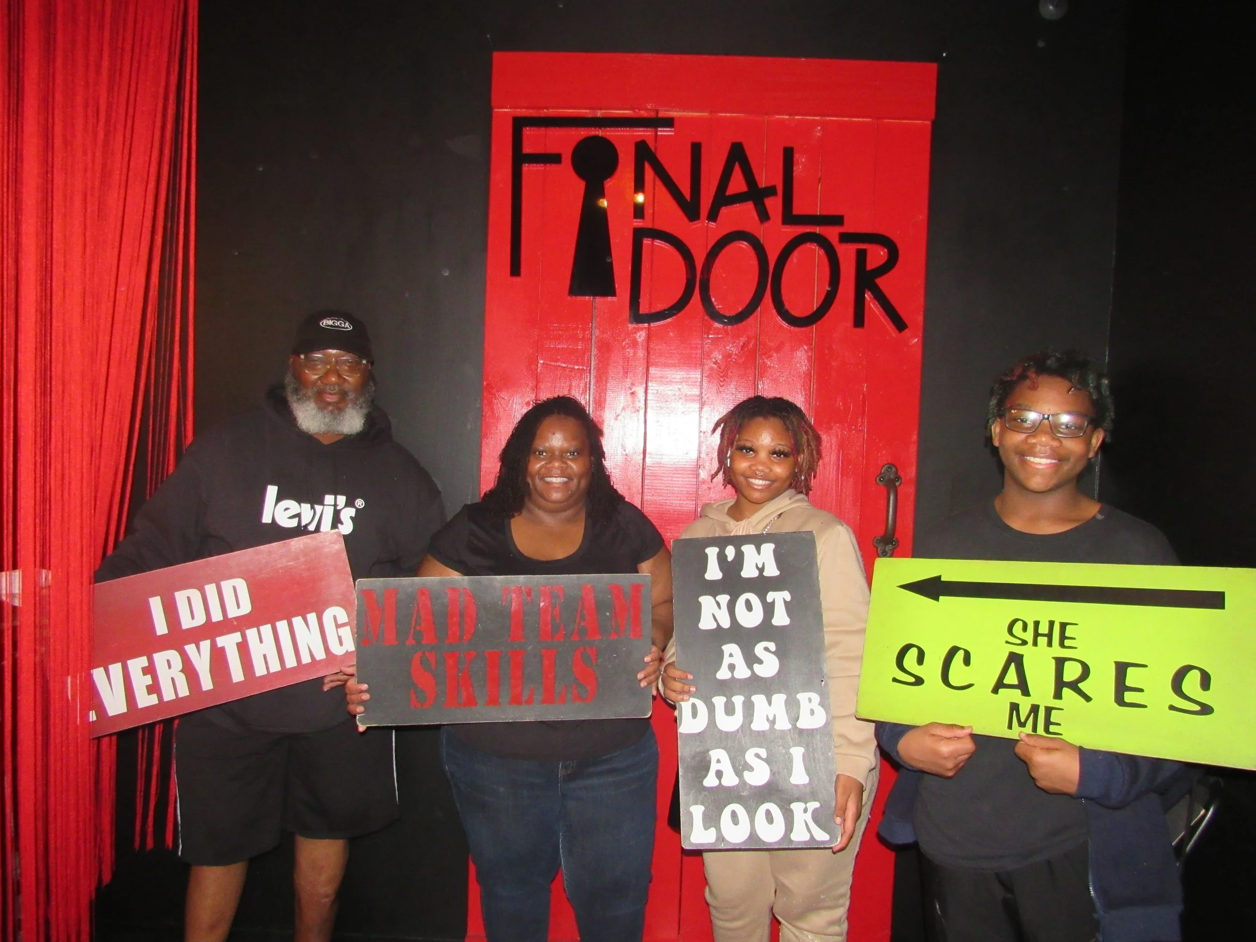 the-final-door-escape-room-columbia-sc-team-photos-12-10-23 (3).JPG