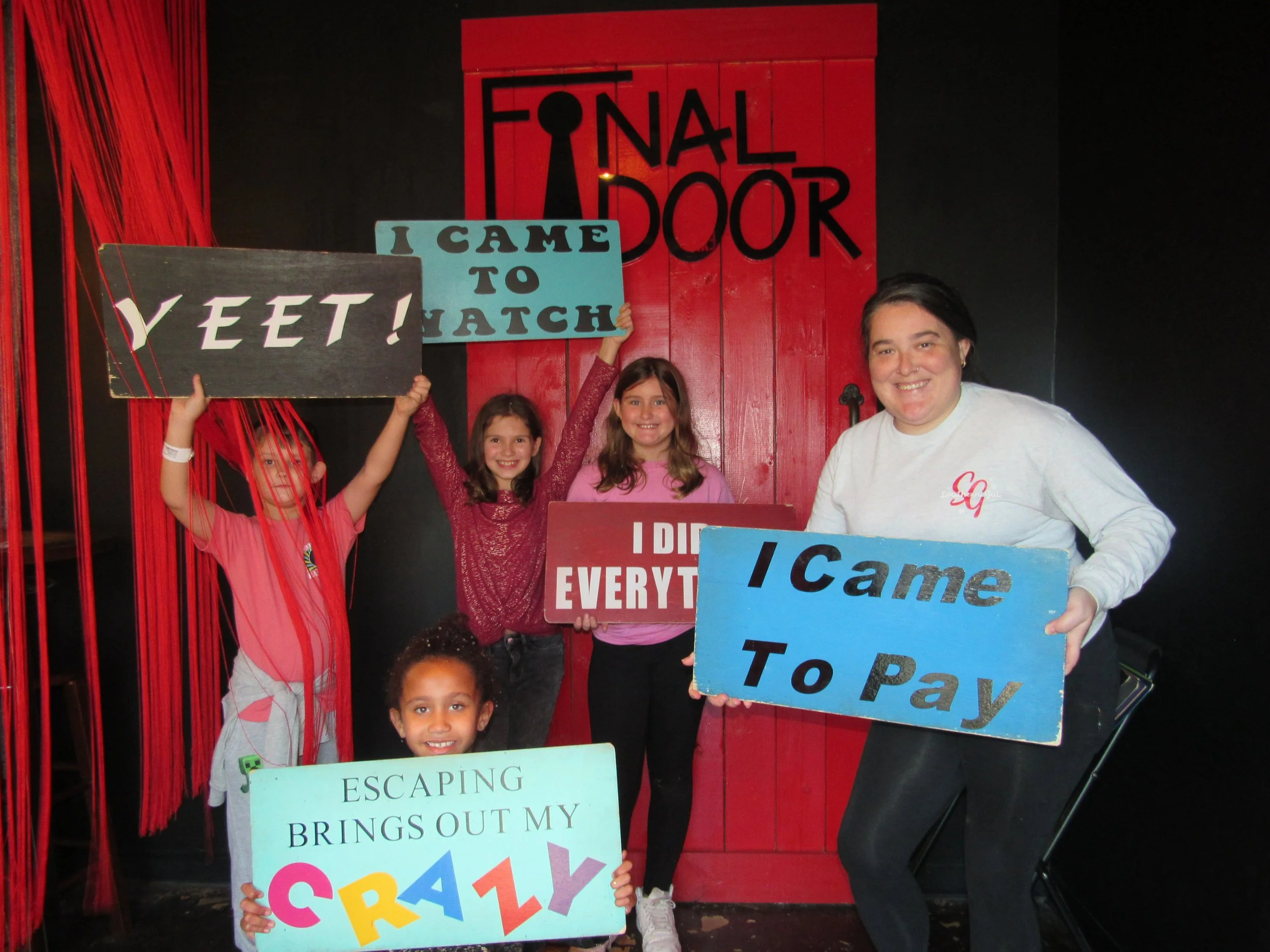 the-final-door-escape-room-columbia-sc-team-photos-12-18-23 (5).JPG