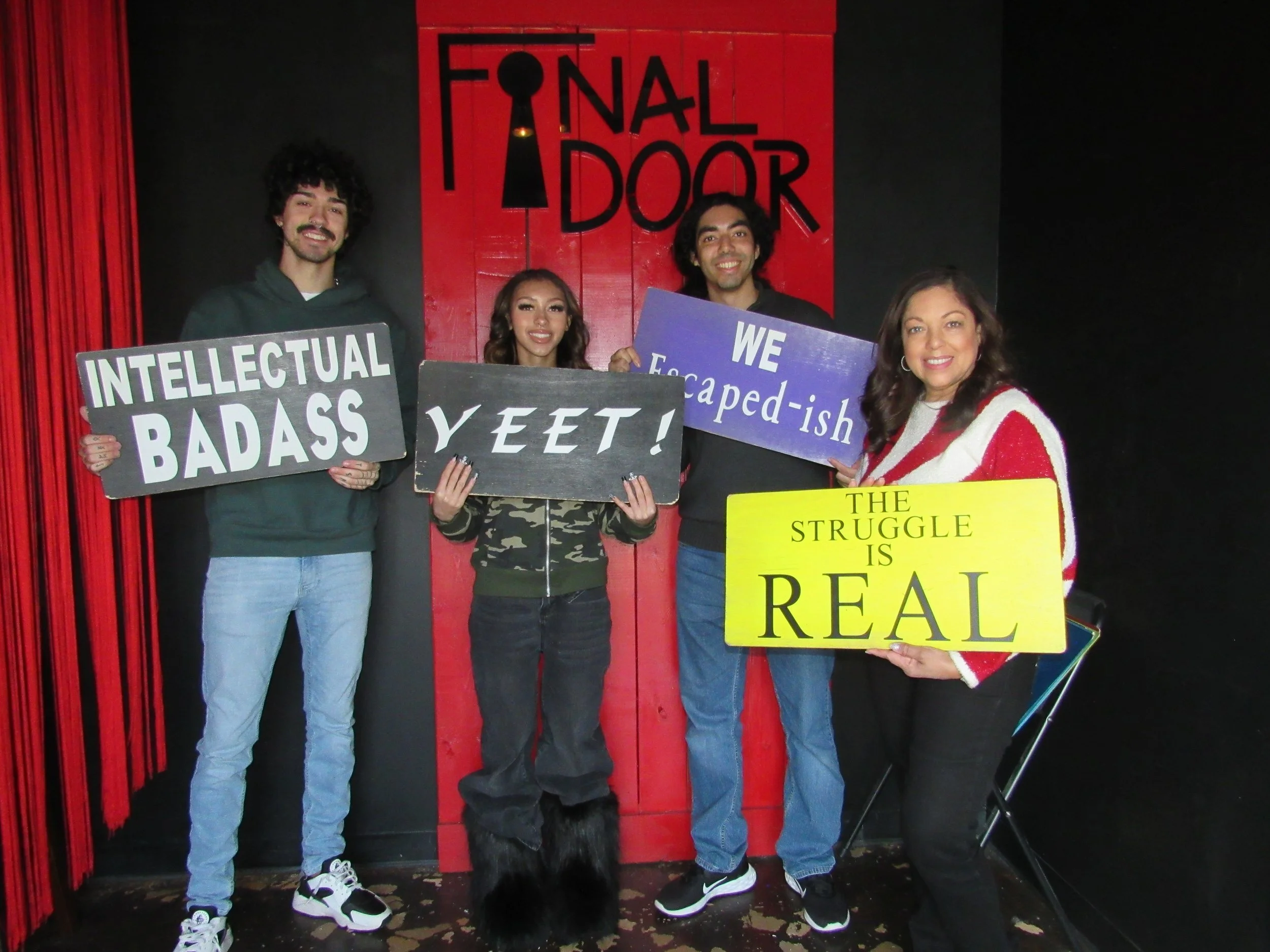 the-final-door-escape-room-columbia-sc-team-photos-12-120-23 (2).JPG