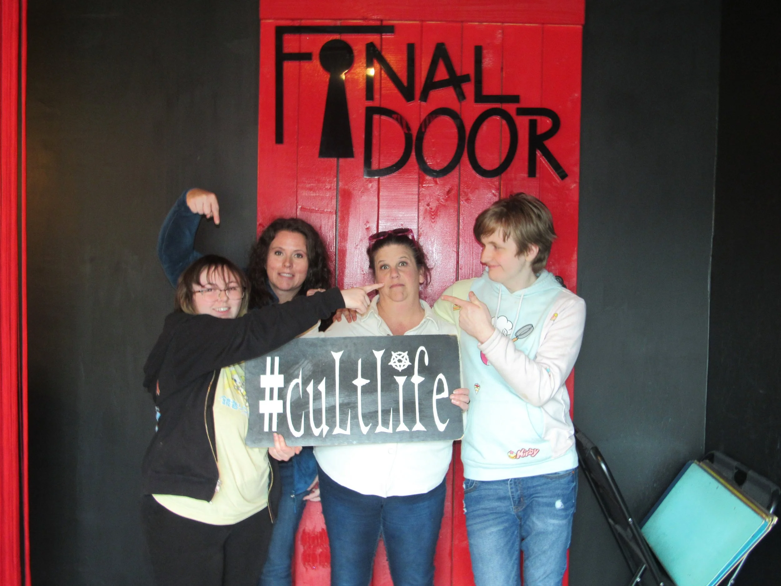 the-final-door-escape-room-columbia-sc-team-photos-01-01-24 (3).JPG