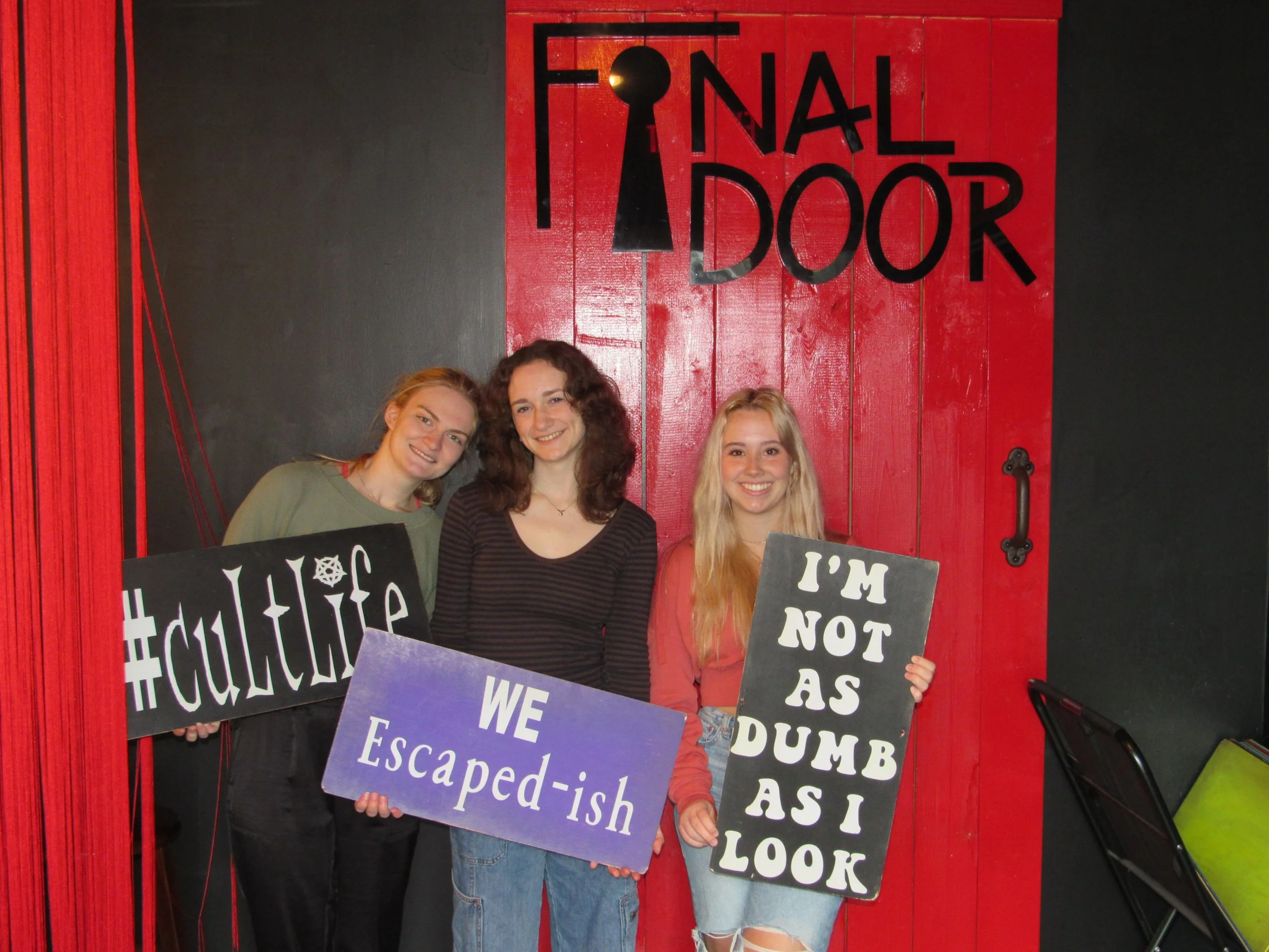 the-final-door-escape-room-columbia-sc-team-photos-01-06-24 (11).JPG