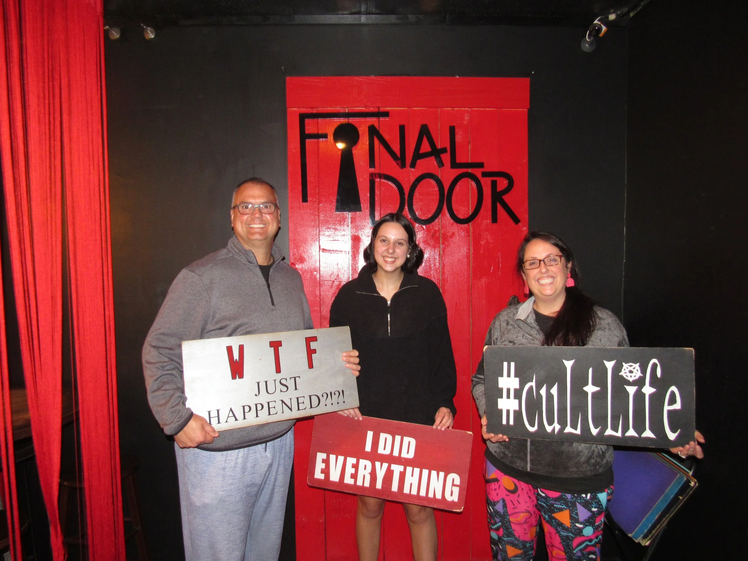 the-final-door-escape-room-columbia-sc-team-photos-01-06-24 (18).JPG