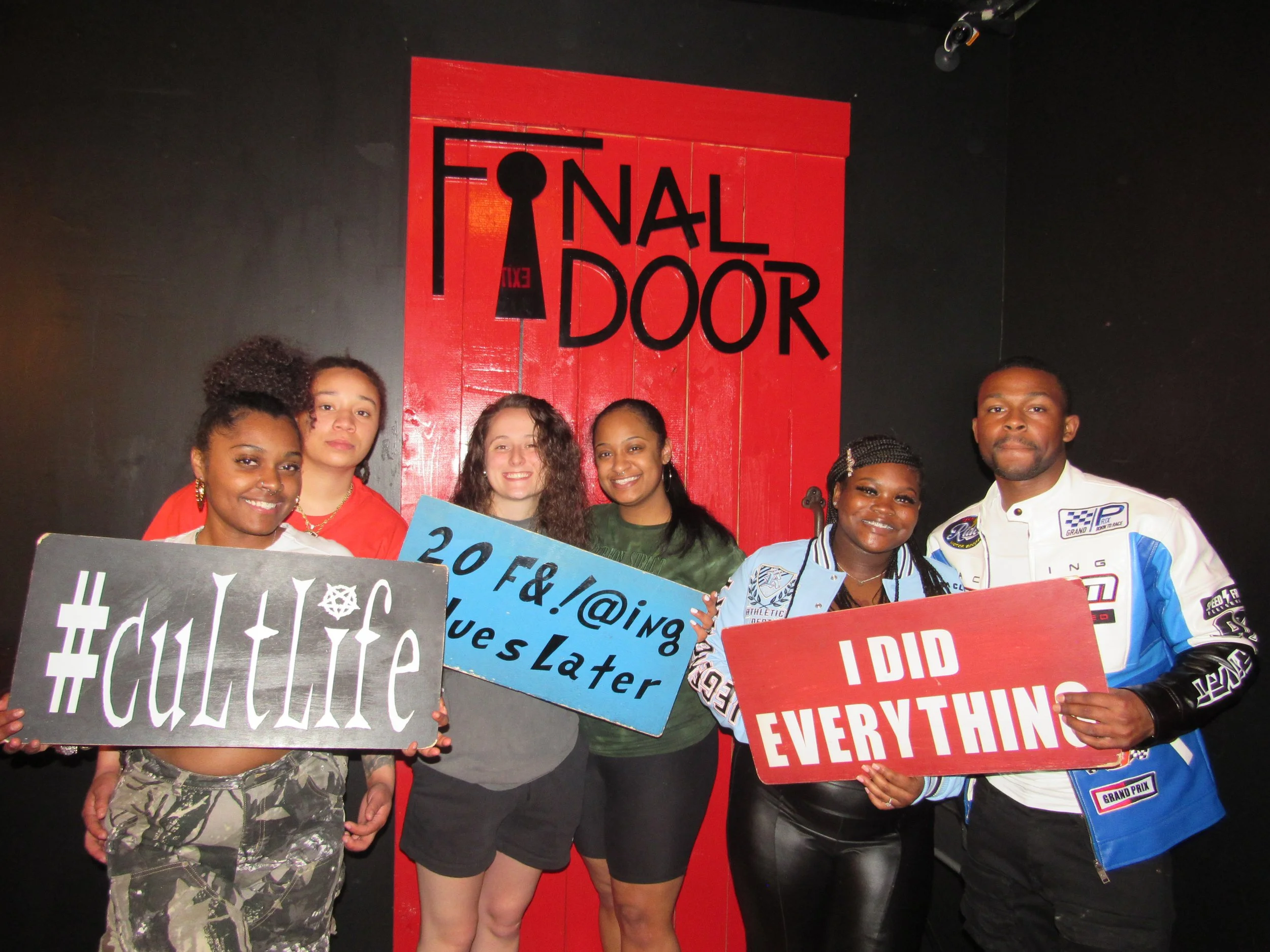 the-final-door-escape-room-columbia-sc-team-photos-03-14-24 (4).JPG