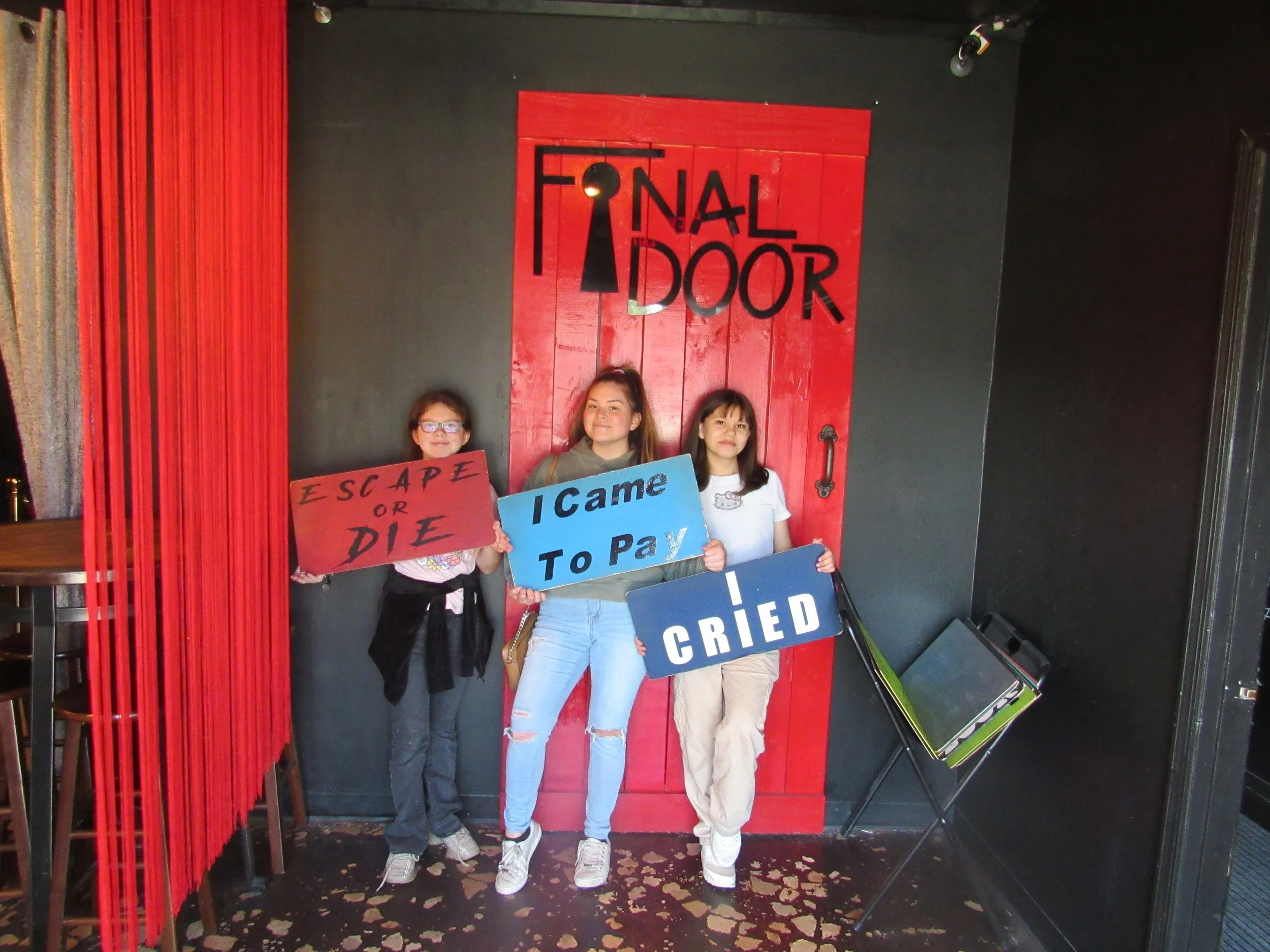 the-final-door-escape-room-columbia-sc-team-photos-03-24-24 (5).JPG