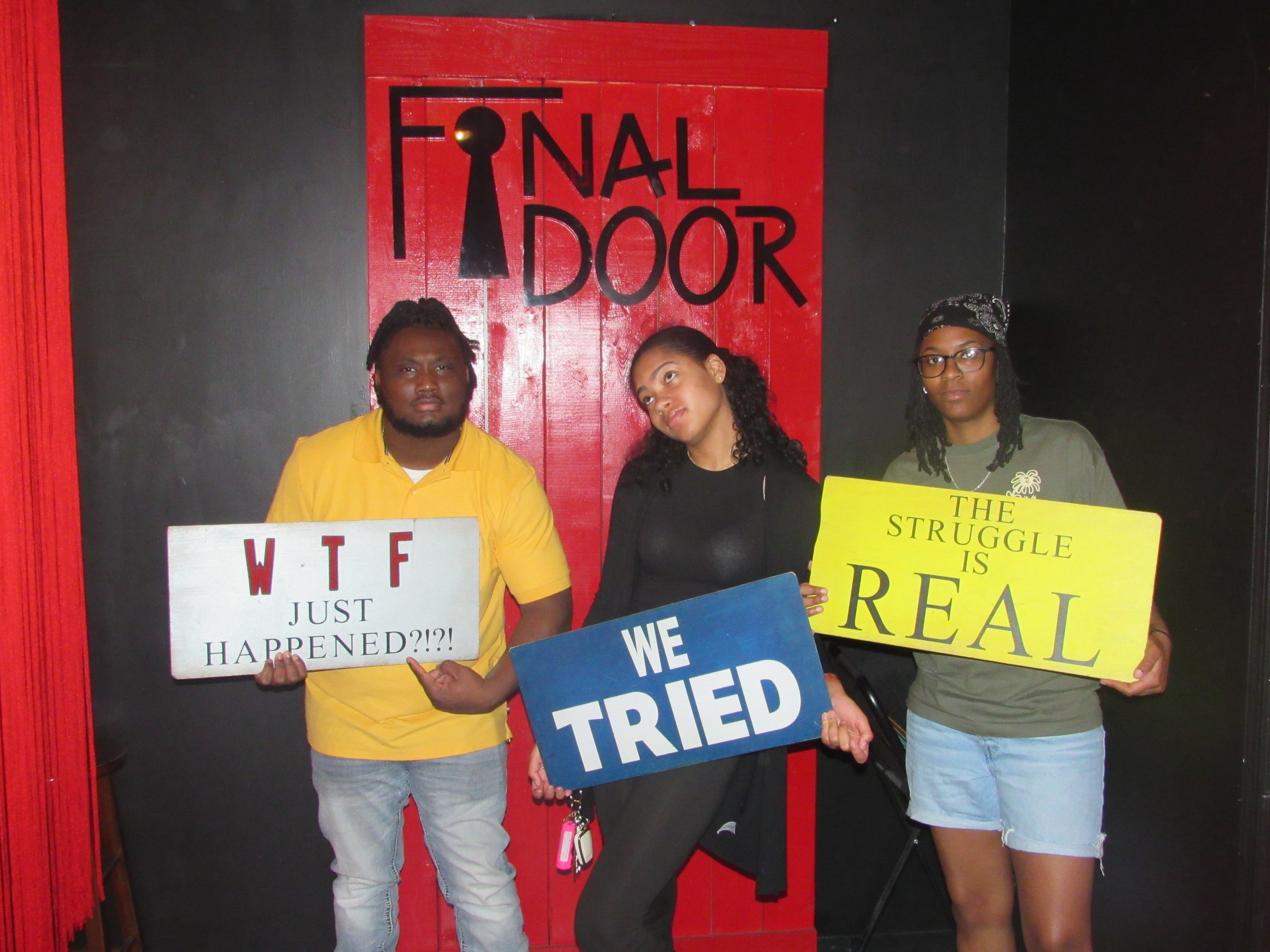 the-final-door-escape-room-columbia-sc-team-photos-03-30-24 (10).JPG