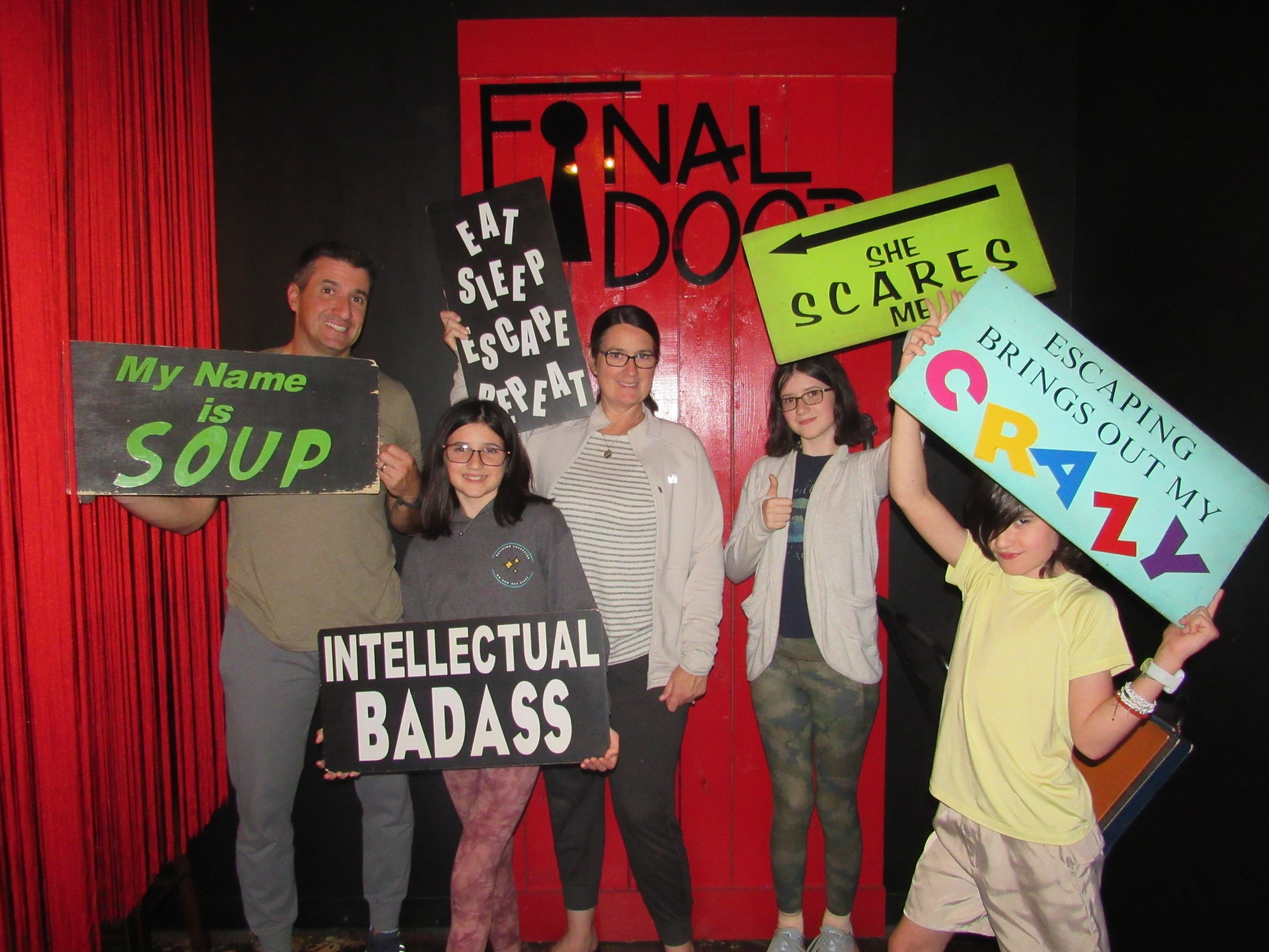 the-final-door-escape-room-columbia-sc-team-photos-04-04-24 (11).JPG
