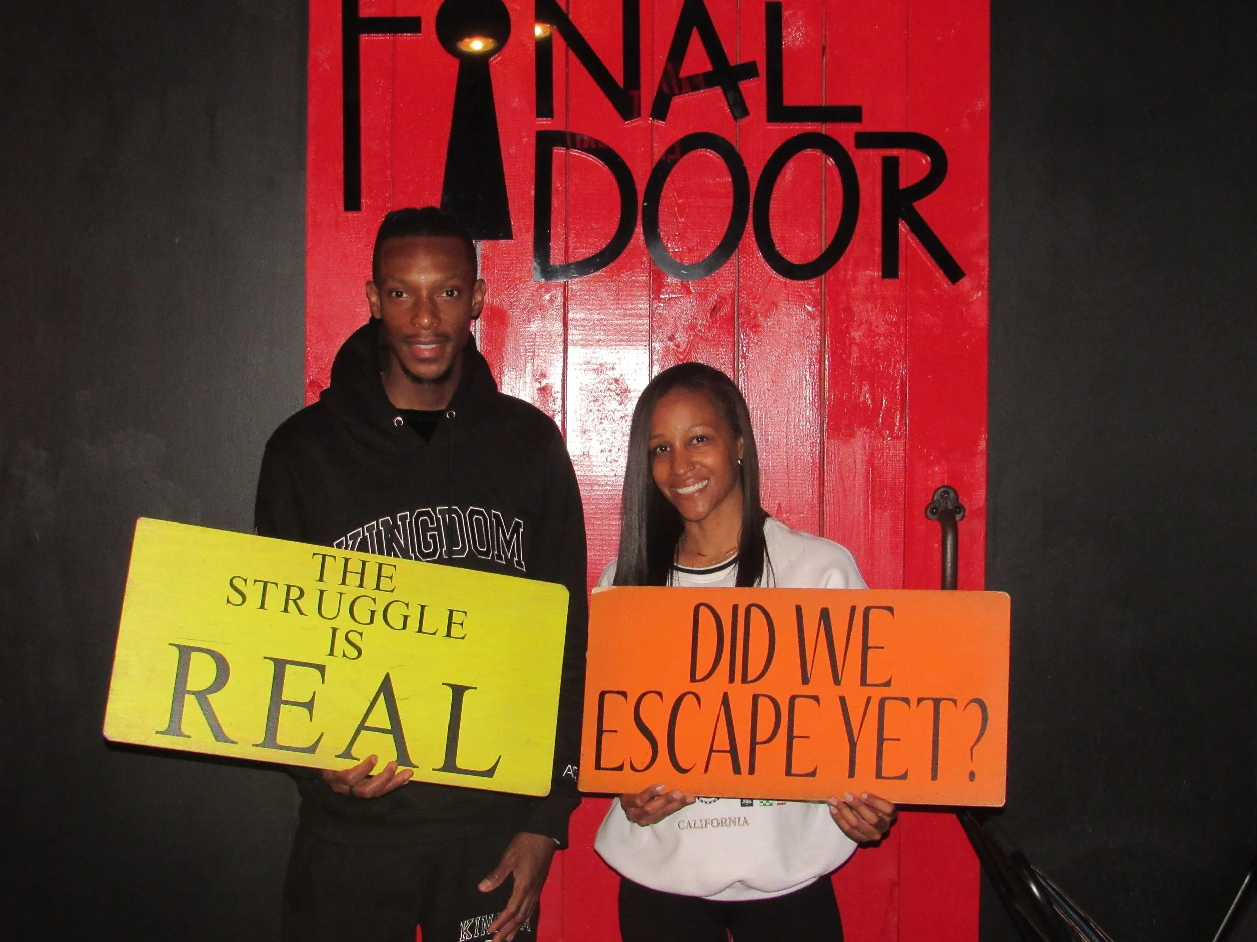 the-final-door-escape-room-columbia-sc-team-photos-04-04-24 (12).JPG