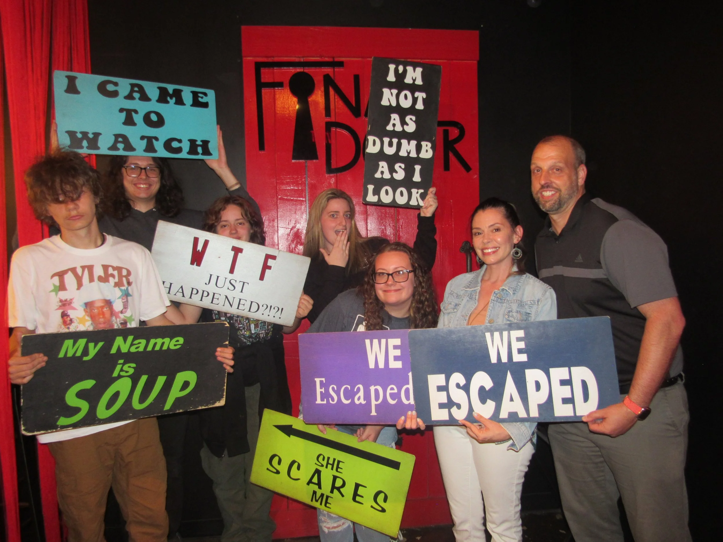 the-final-door-escape-room-columbia-sc-team-photos-04-13-24 (14).JPG