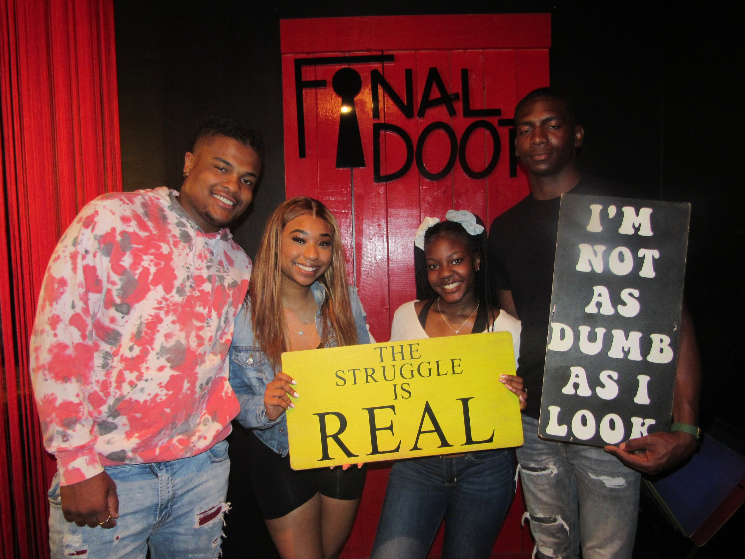 the-final-door-escape-room-columbia-sc-team-photos-04-19-24 (7).JPG