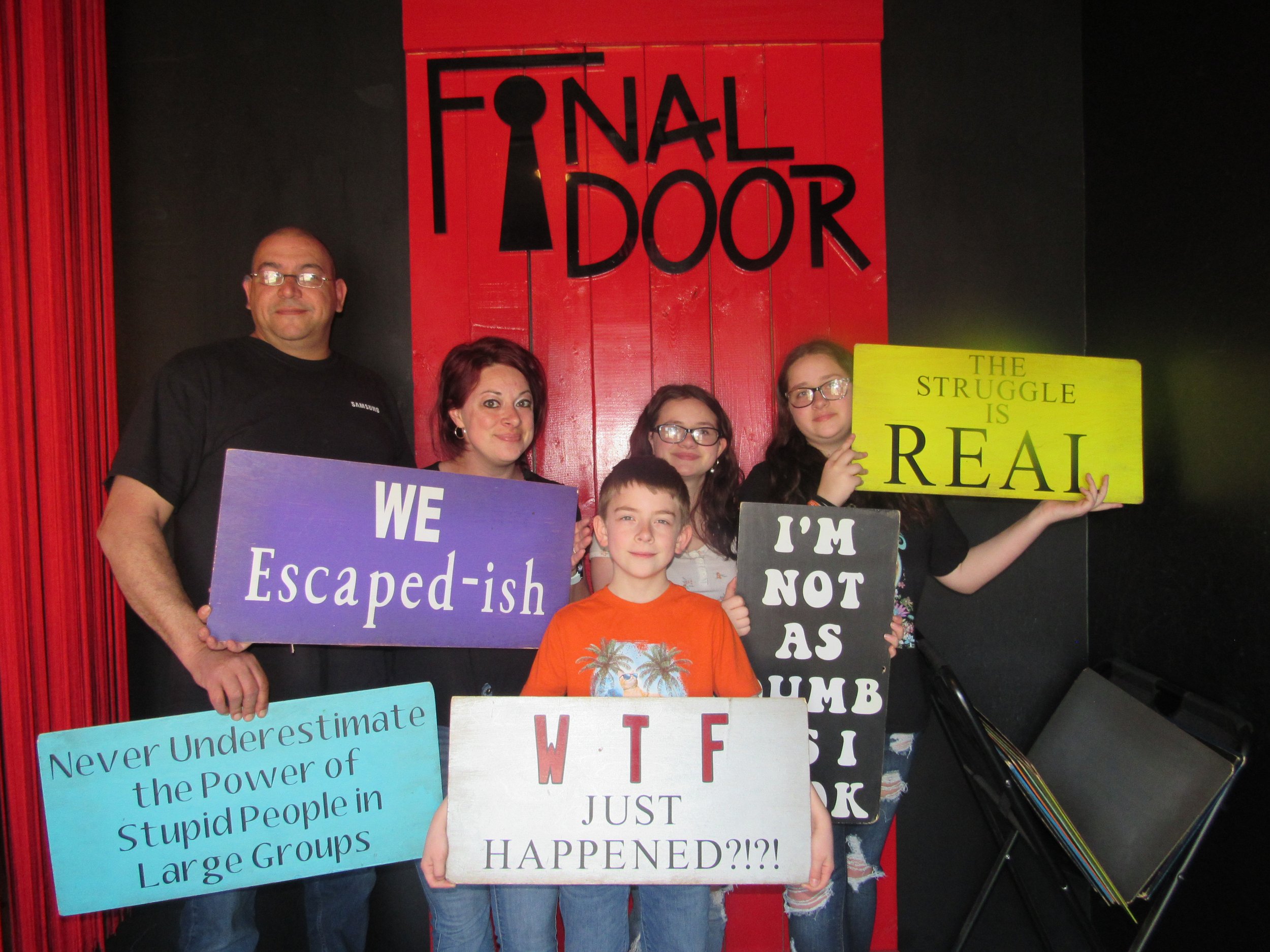 the-final-door-escape-room-columbia-sc-team-photos-04-19-24 (8).JPG