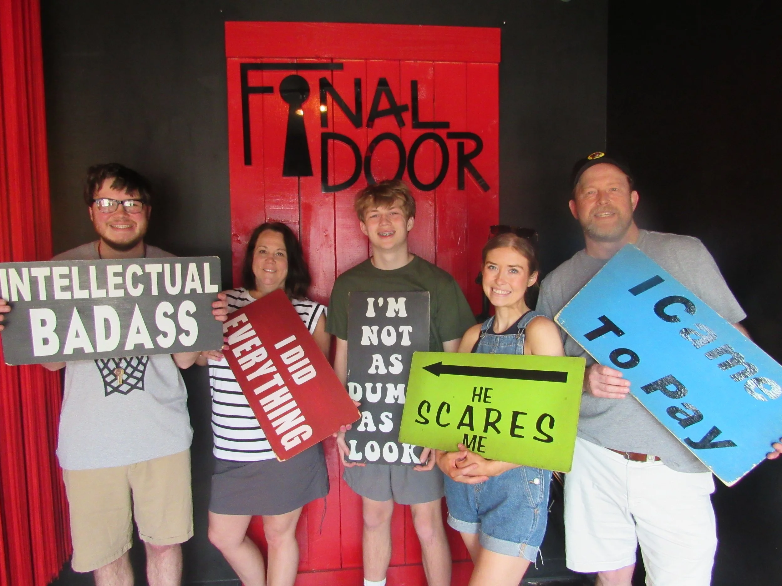 the-final-door-escape-room-columbia-sc-team-photos-04-20-24 (1).JPG