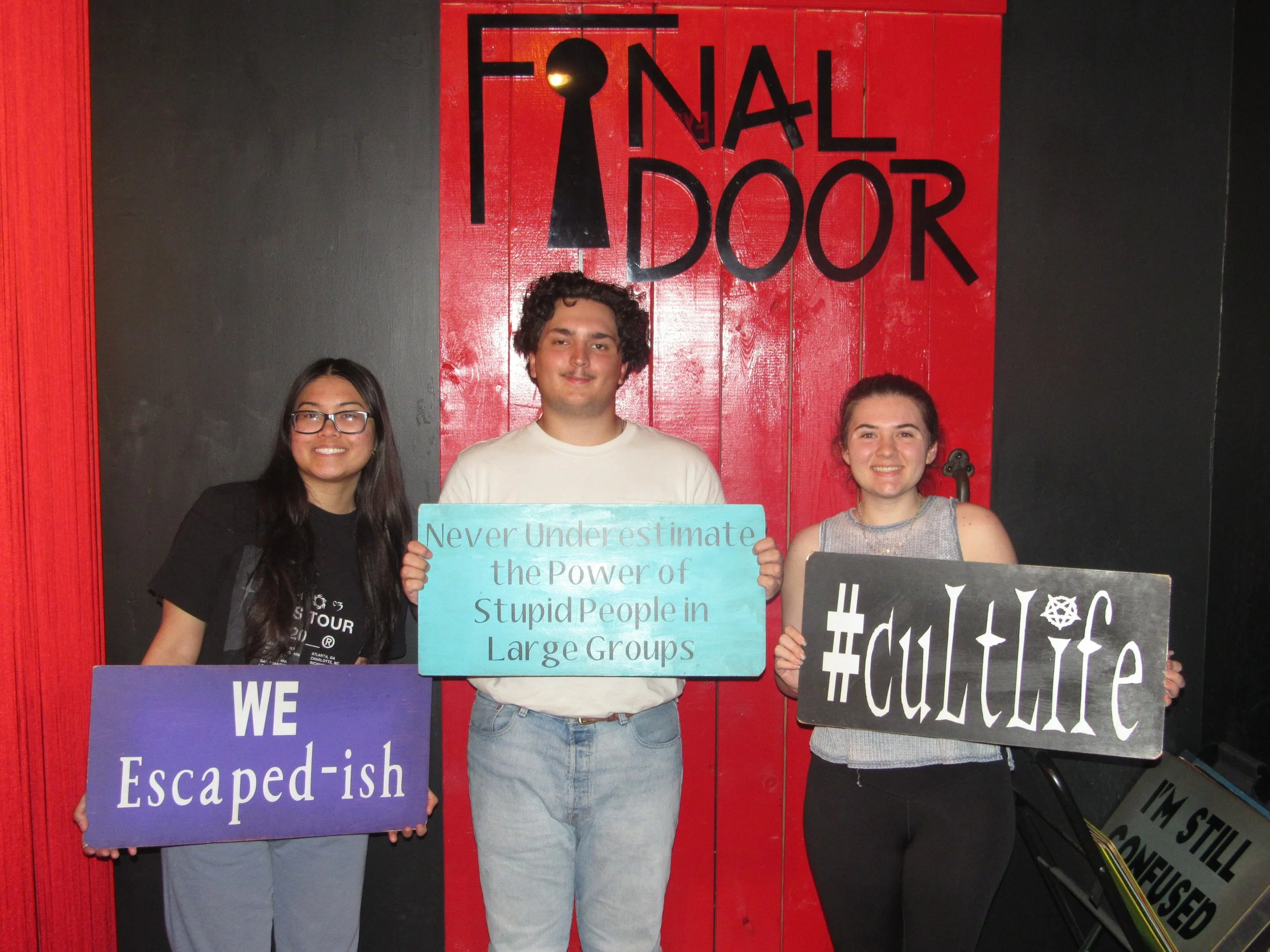 the-final-door-escape-room-columbia-sc-team-photos-04-20-24 (12).JPG
