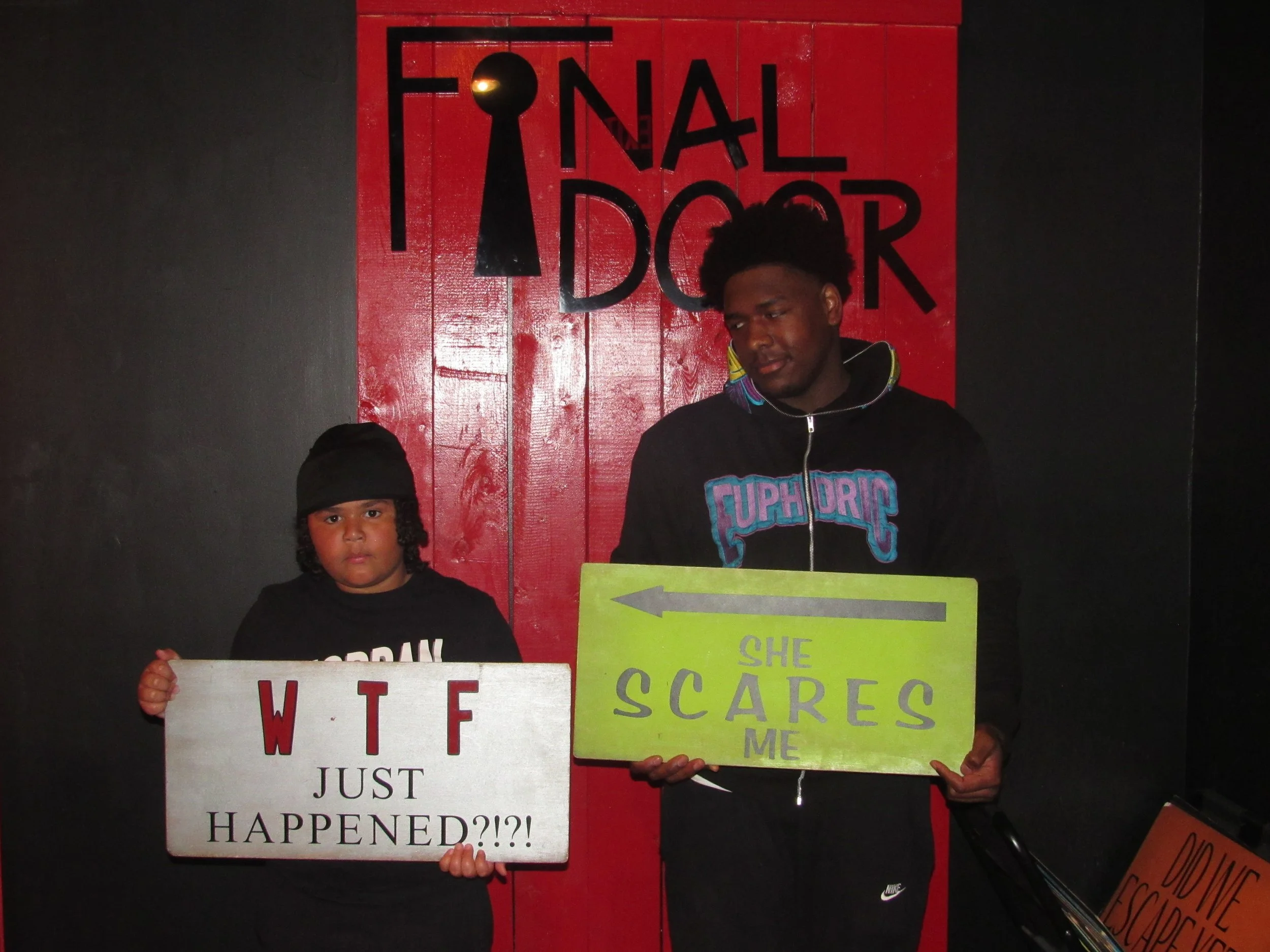 the-final-door-escape-room-columbia-sc-team-photos-04-20-24 (17).JPG