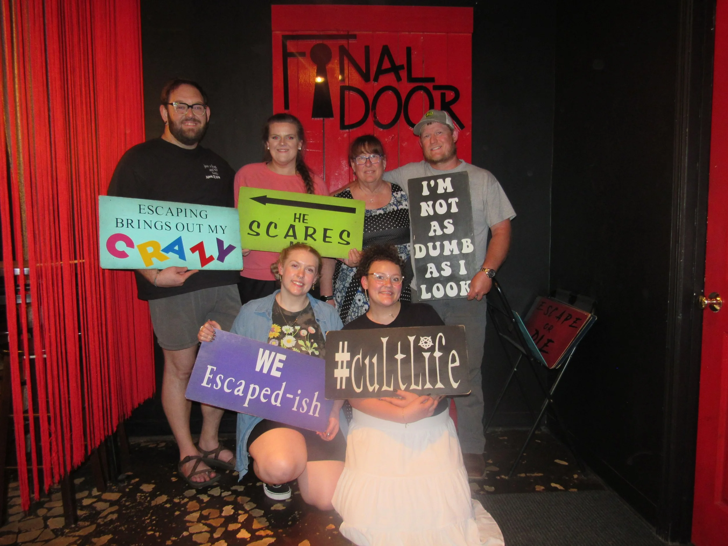 the-final-door-escape-room-columbia-sc-team-photos-05-18-24 (5).JPG