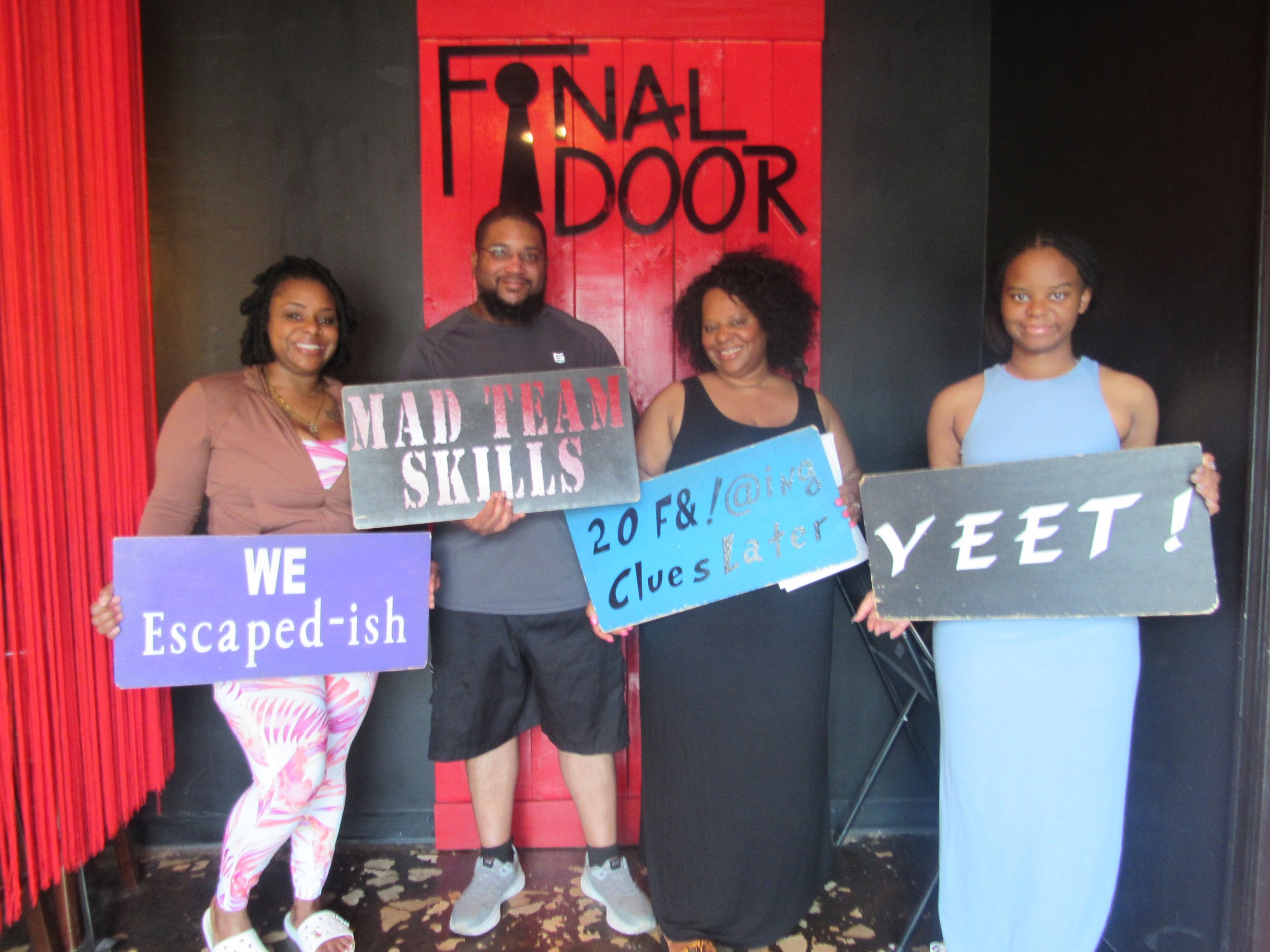 the-final-door-escape-room-columbia-sc-team-photos-05-25-24 (17).JPG