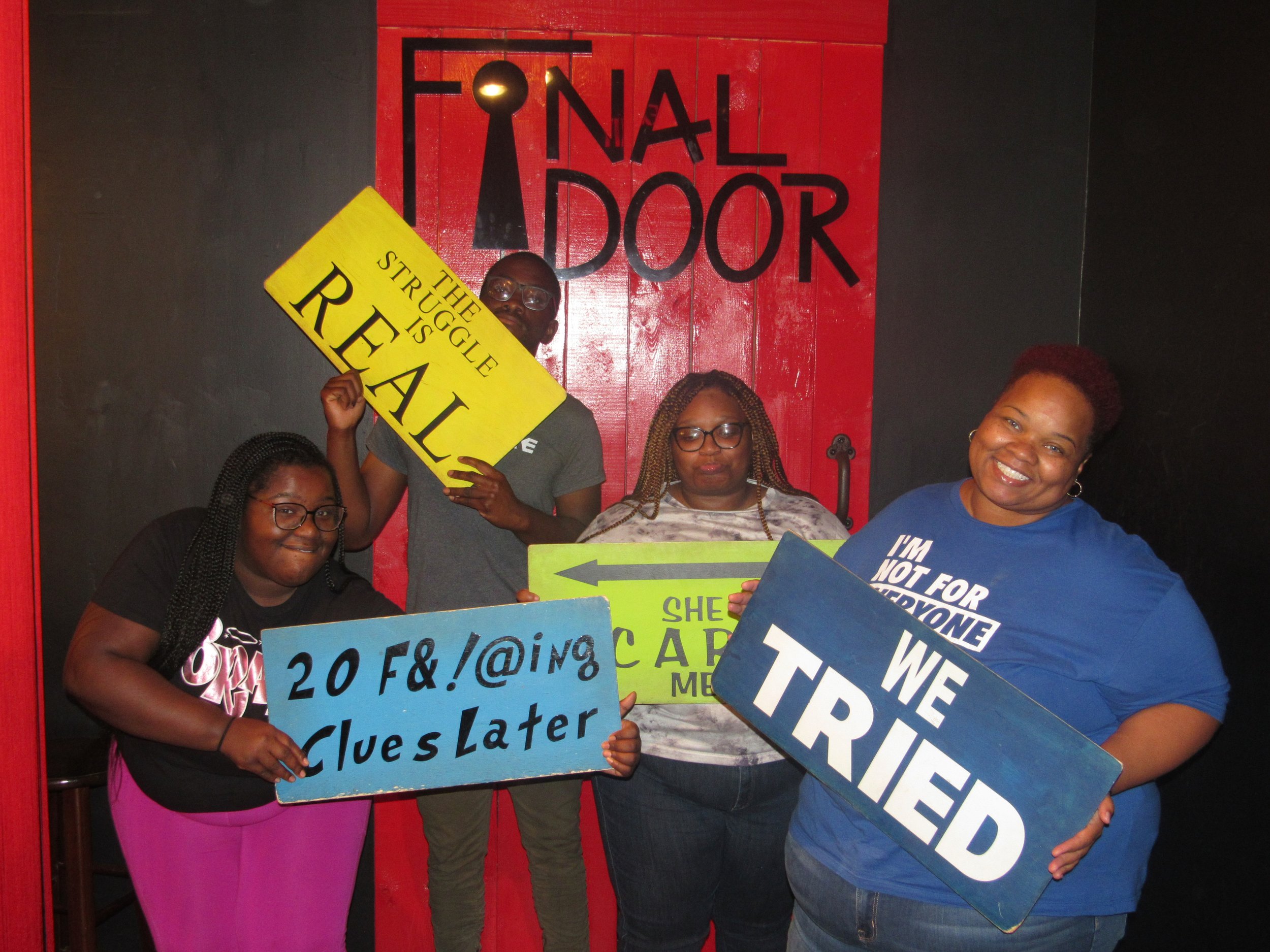 the-final-door-escape-room-columbia-sc-team-photos-05-26-24 (11).JPG