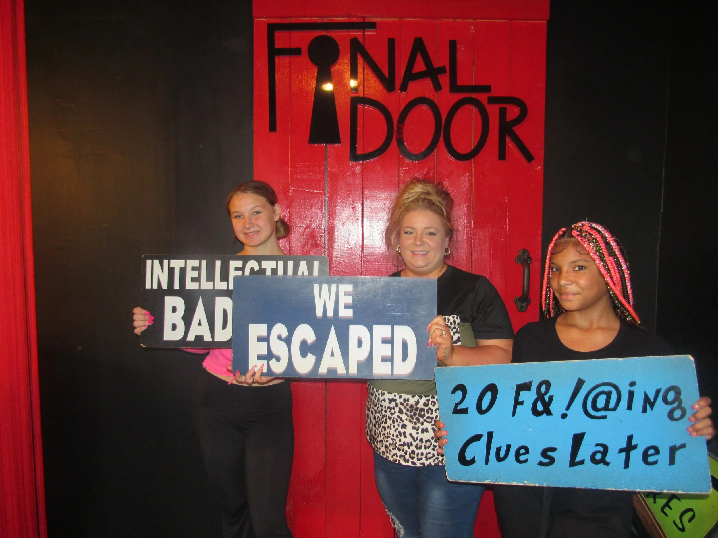 the-final-door-escape-room-columbia-sc-team-photos-06-01-24 (12).JPG