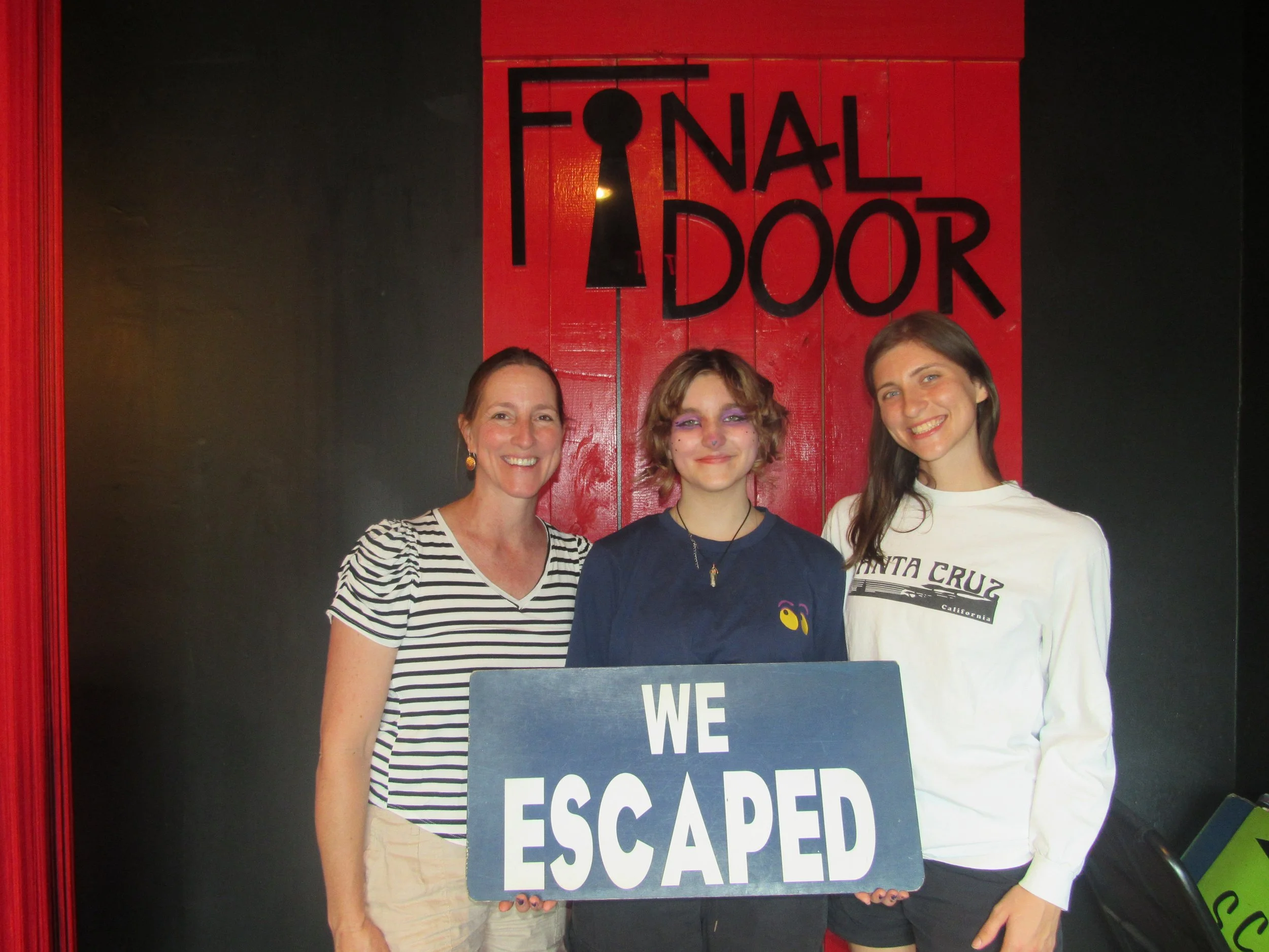 the-final-door-escape-room-columbia-sc-team-photos-06-02-24 (4).JPG
