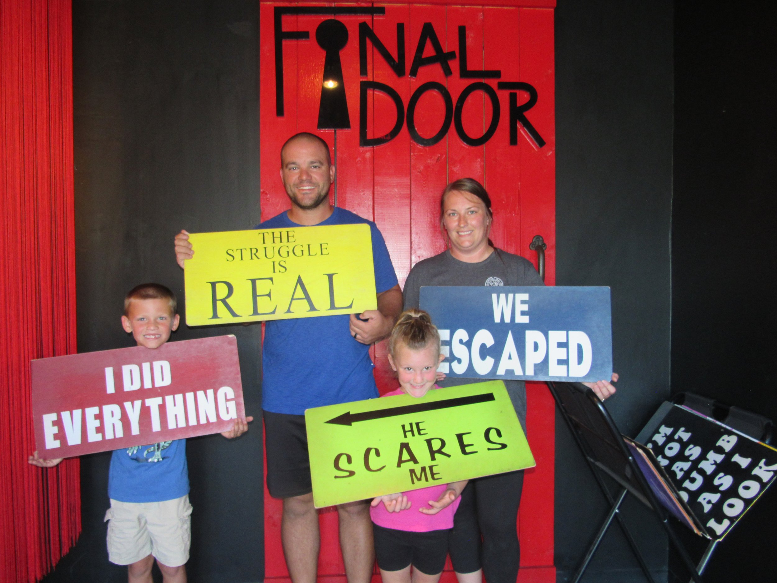 the-final-door-escape-room-columbia-sc-team-photos-06-10-24 (15).JPG