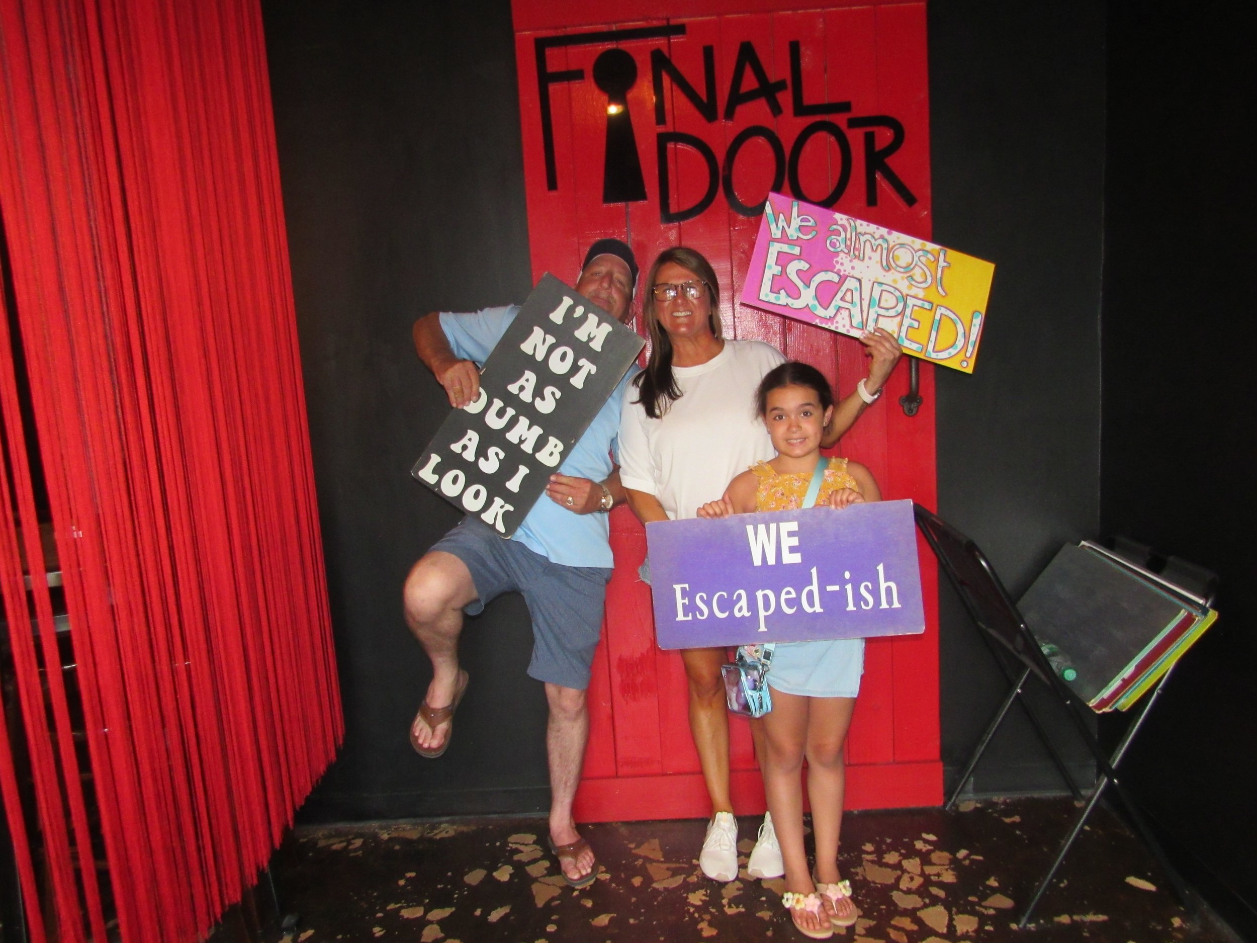 the-final-door-escape-room-columbia-sc-team-photos-06-15-24 (5).JPG