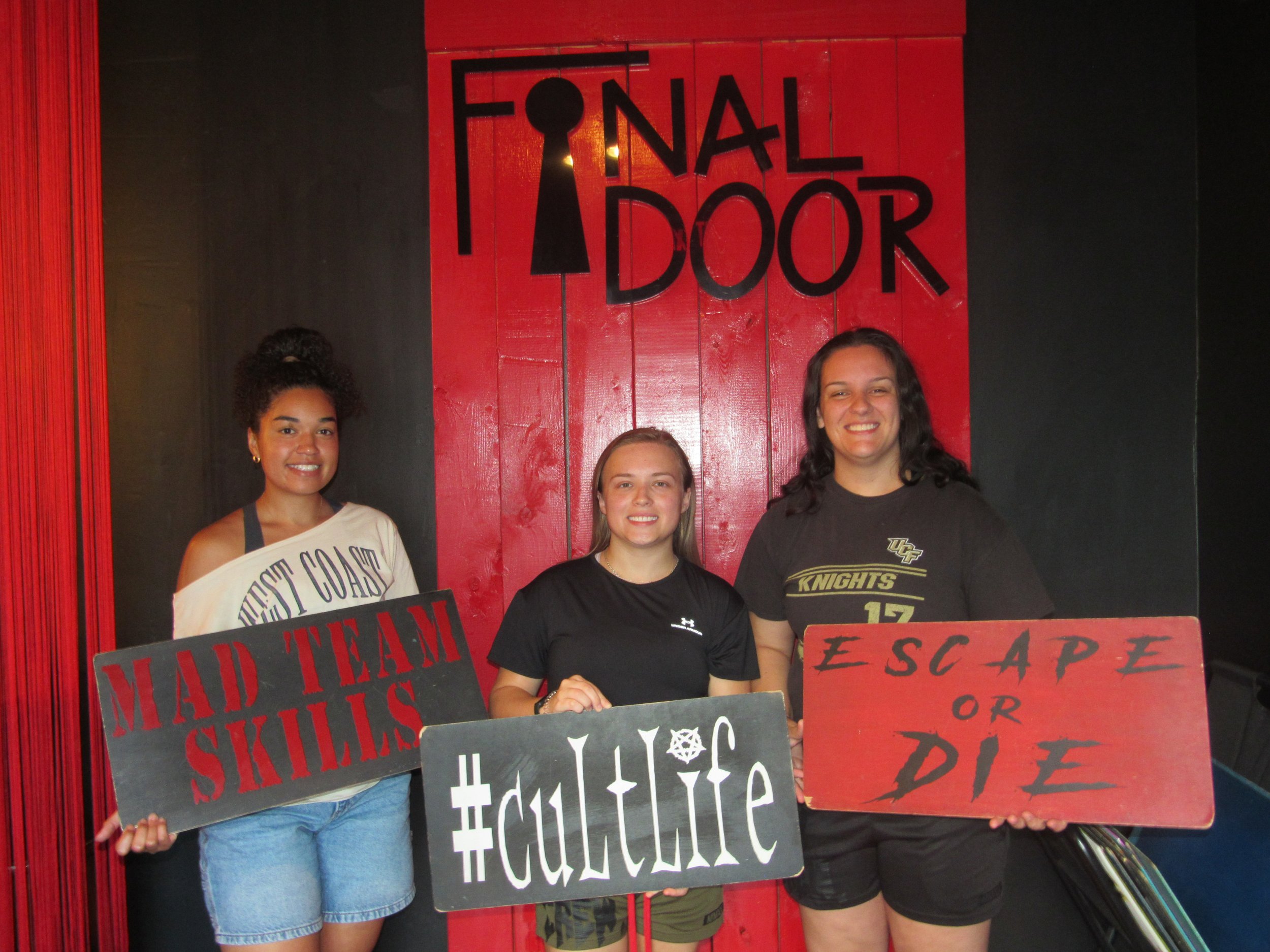 the-final-door-escape-room-columbia-sc-team-photos-07-07-24 (3).JPG