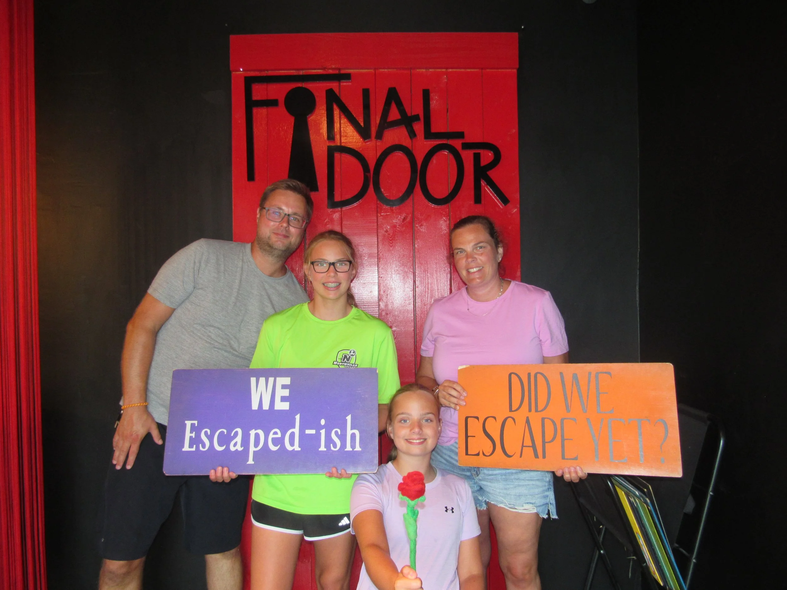 the-final-door-escape-room-columbia-sc-team-photos-07-25-24 (4).JPG