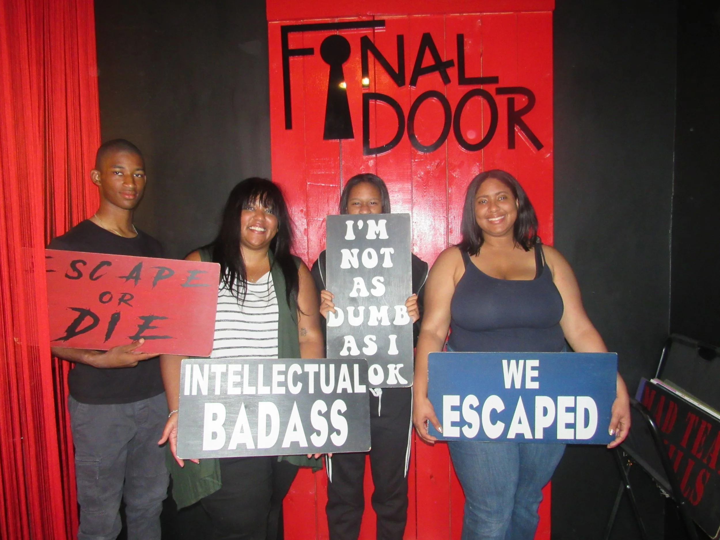 the-final-door-escape-room-columbia-sc-team-photos-09-05-24 (3).JPG