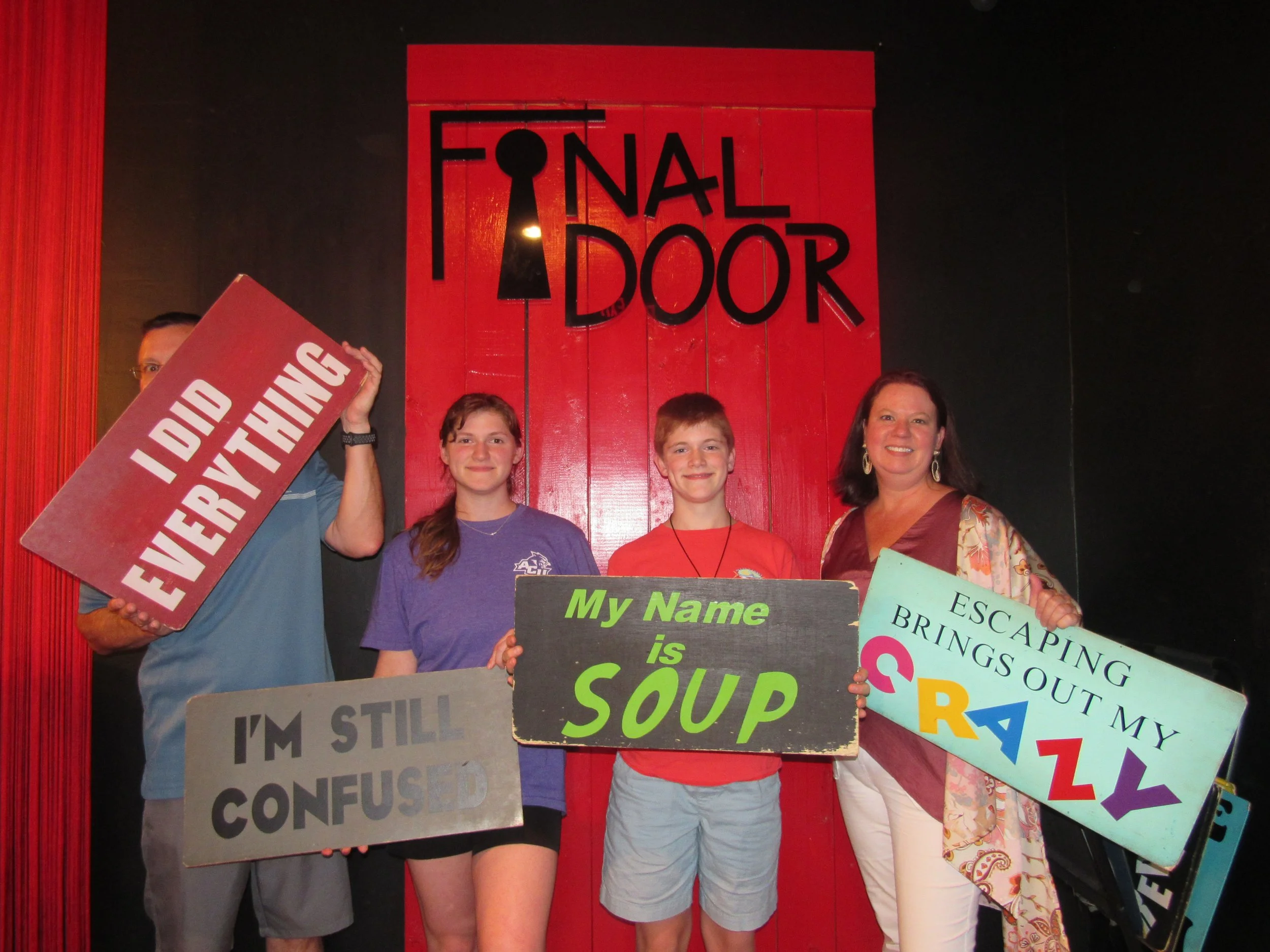 the-final-door-escape-room-columbia-sc-team-photos-09-05-24 (4).JPG