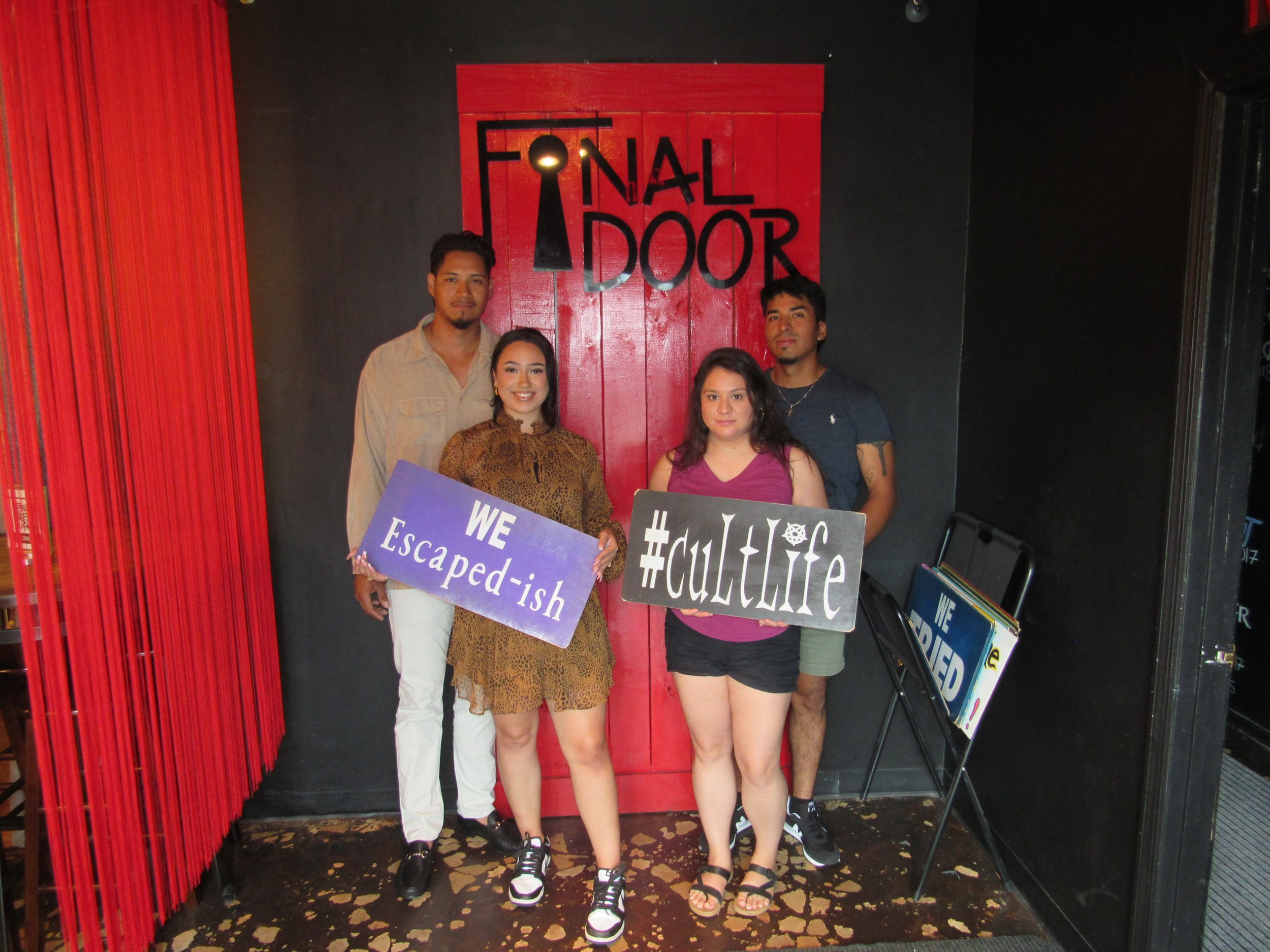 the-final-door-escape-room-columbia-sc-team-photos-09-15-24 (5).JPG