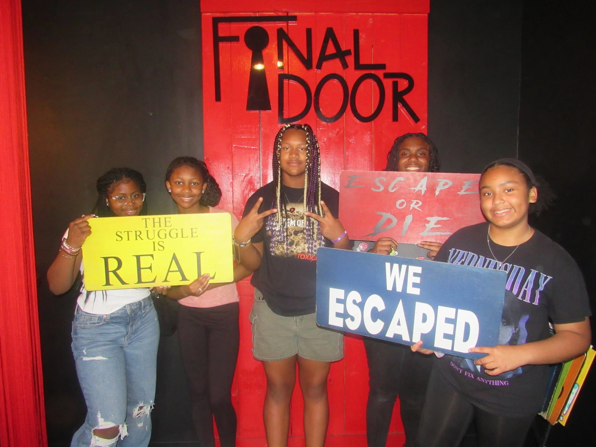 the-final-door-escape-room-columbia-sc-team-photos-10-05-24 (6).JPG