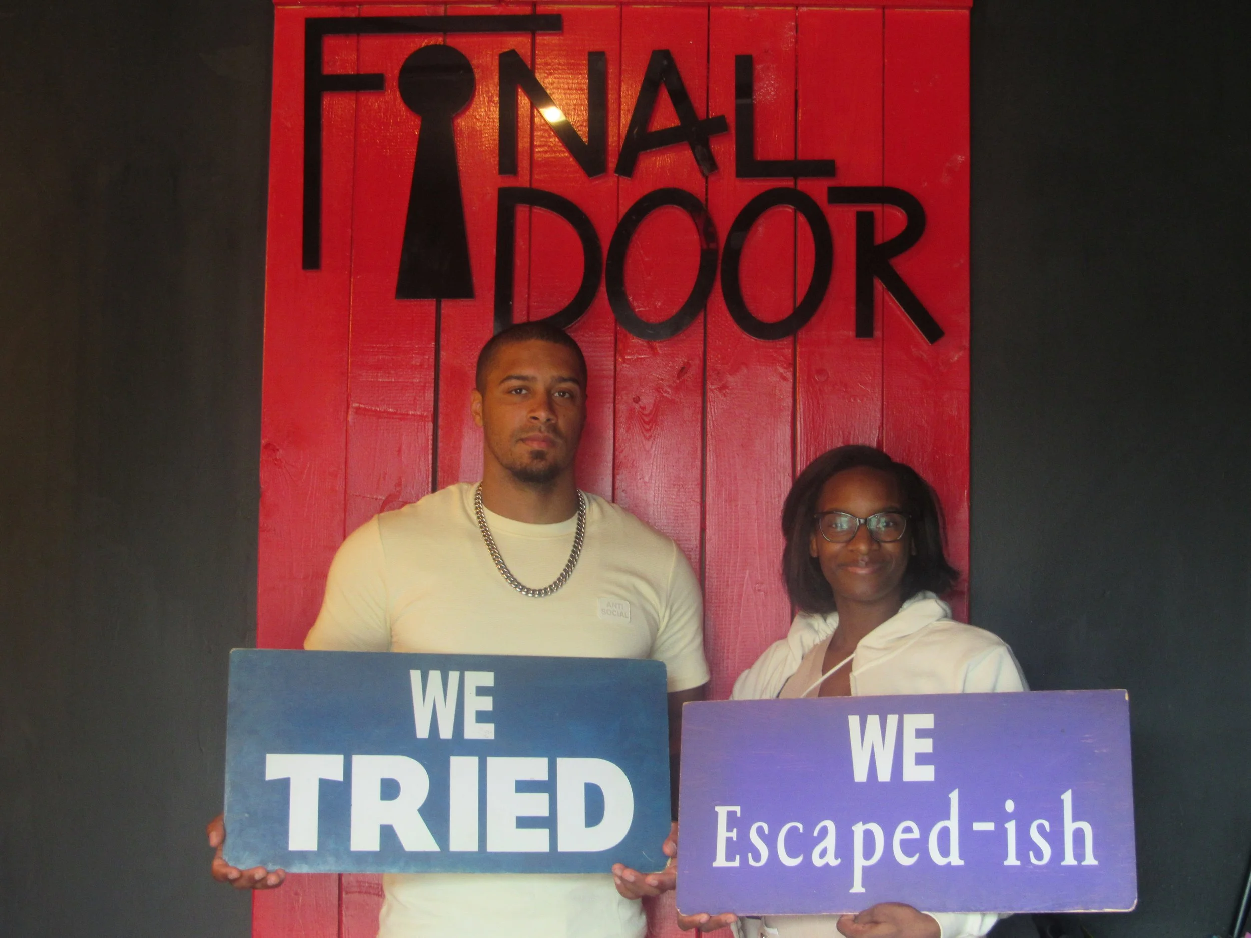 the-final-door-escape-room-columbia-sc-team-photos-10-06-24 (3).JPG