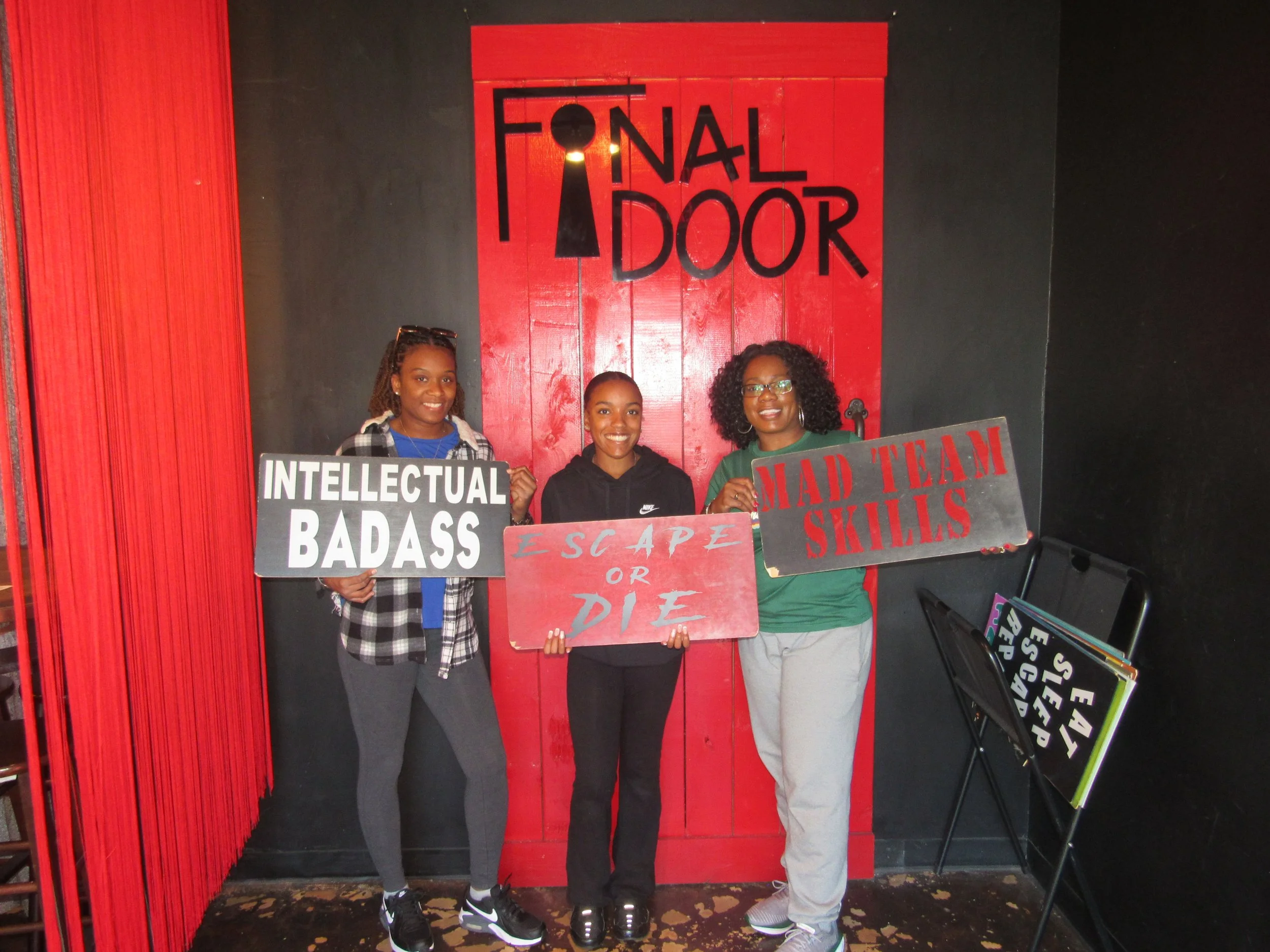 the-final-door-escape-room-columbia-sc-team-photos-1-1-25(1).JPG
