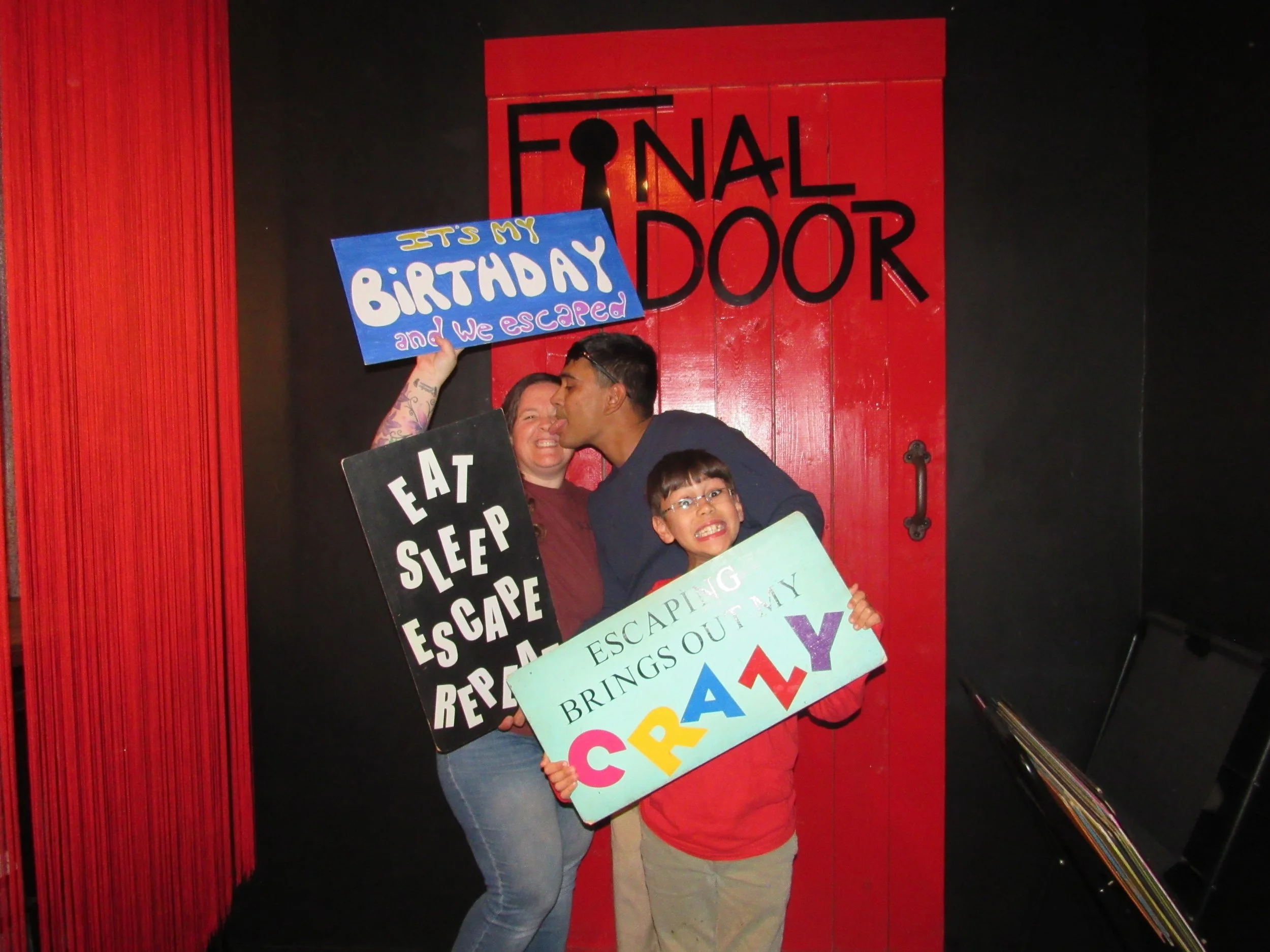 the-final-door-escape-room-columbia-sc-team-photos-1-5-25(6).JPG